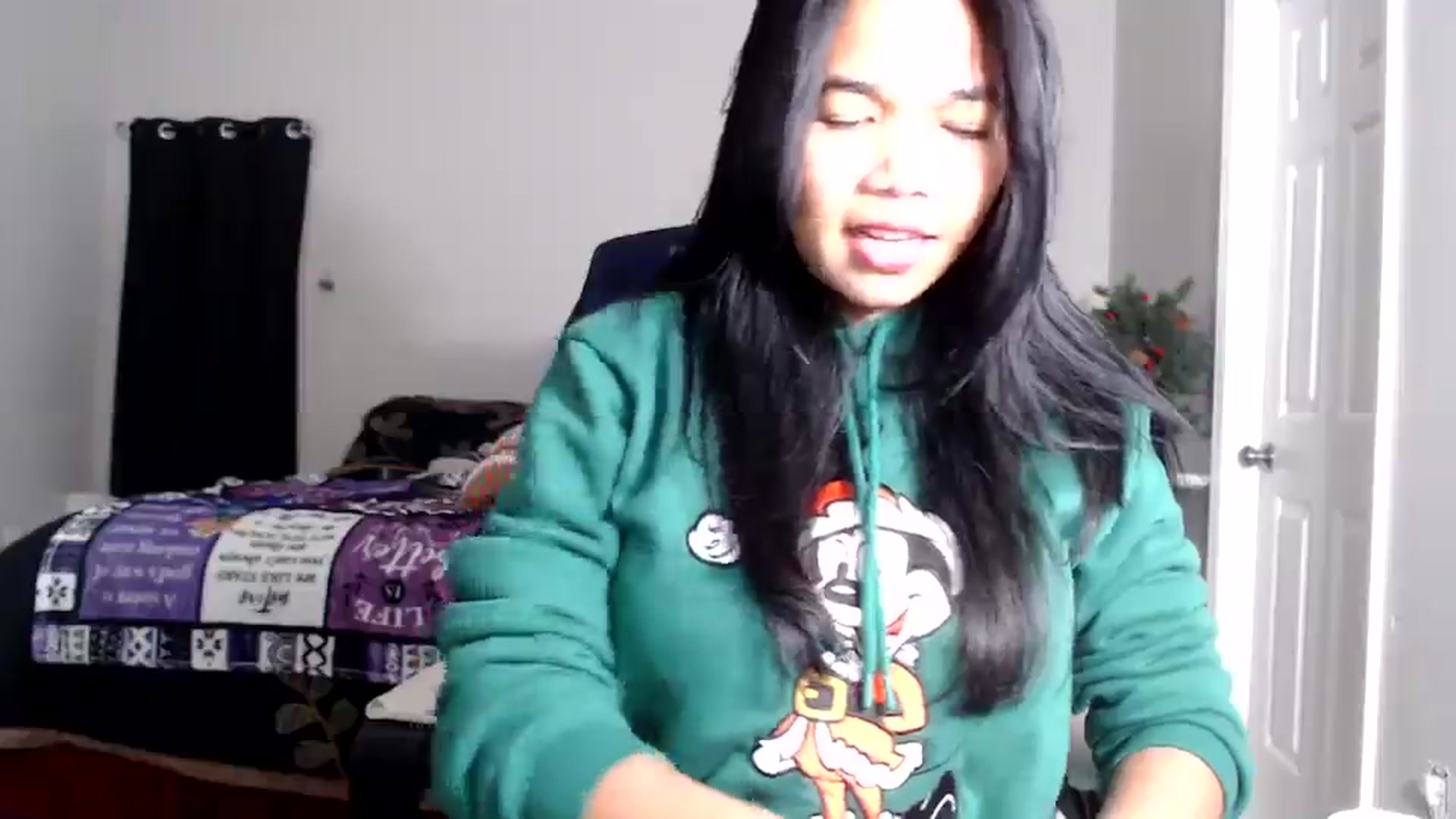Gallery image thumbnail from Littlekai2025's myfreecams stream on, 12/31/2025, 04:38 image 7 of 20