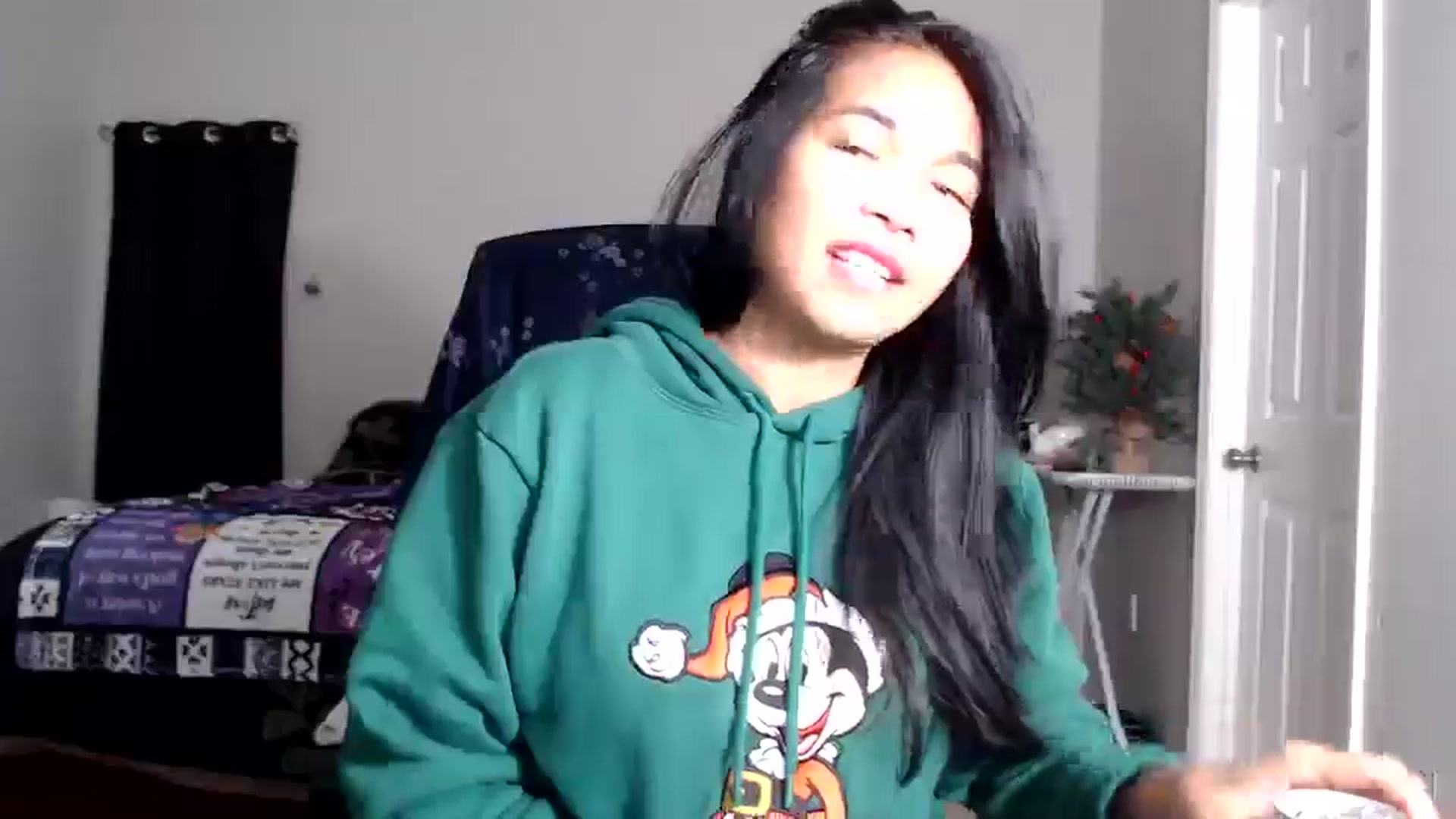Gallery image thumbnail from Littlekai2025's myfreecams stream on, 12/31/2025, 04:38 image 14 of 20