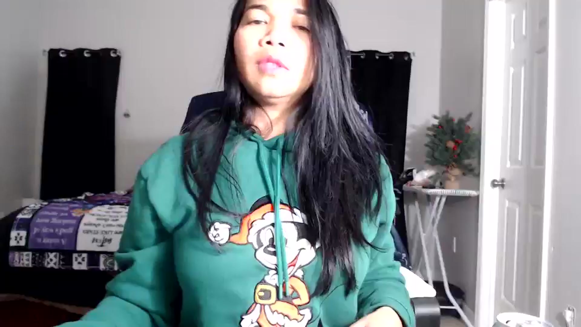 Gallery image thumbnail from Littlekai2025's myfreecams stream on, 12/31/2025, 04:38 image 17 of 20