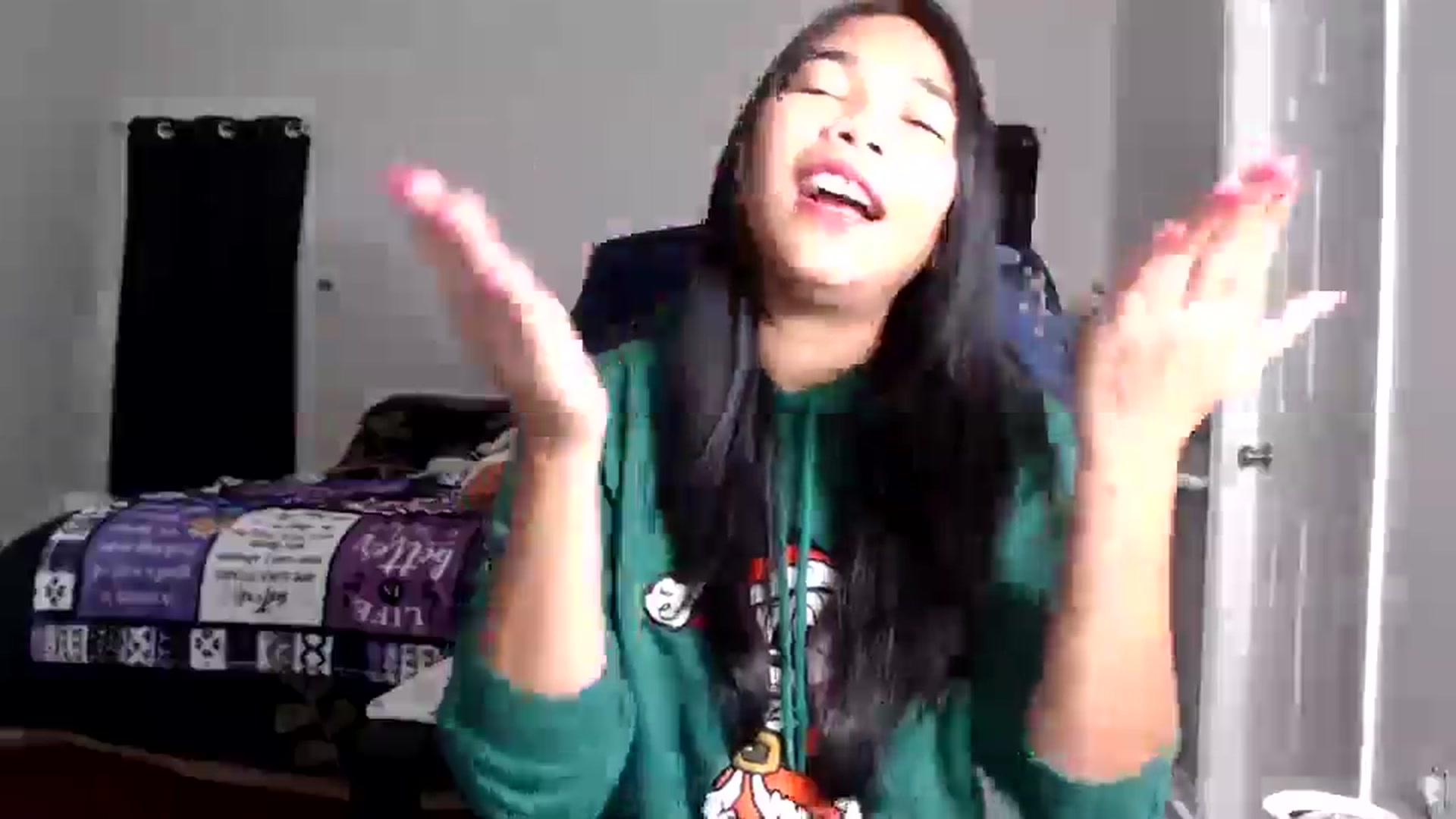 Gallery image thumbnail from Littlekai2025's myfreecams stream on, 12/31/2025, 04:38 image 3 of 20