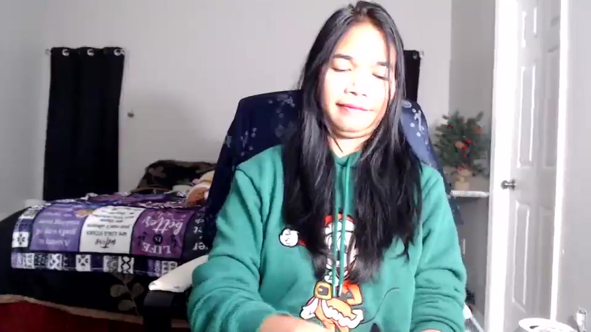 Gallery image thumbnail from Littlekai2025's myfreecams stream on, 12/31/2025, 04:38 image 5 of 20