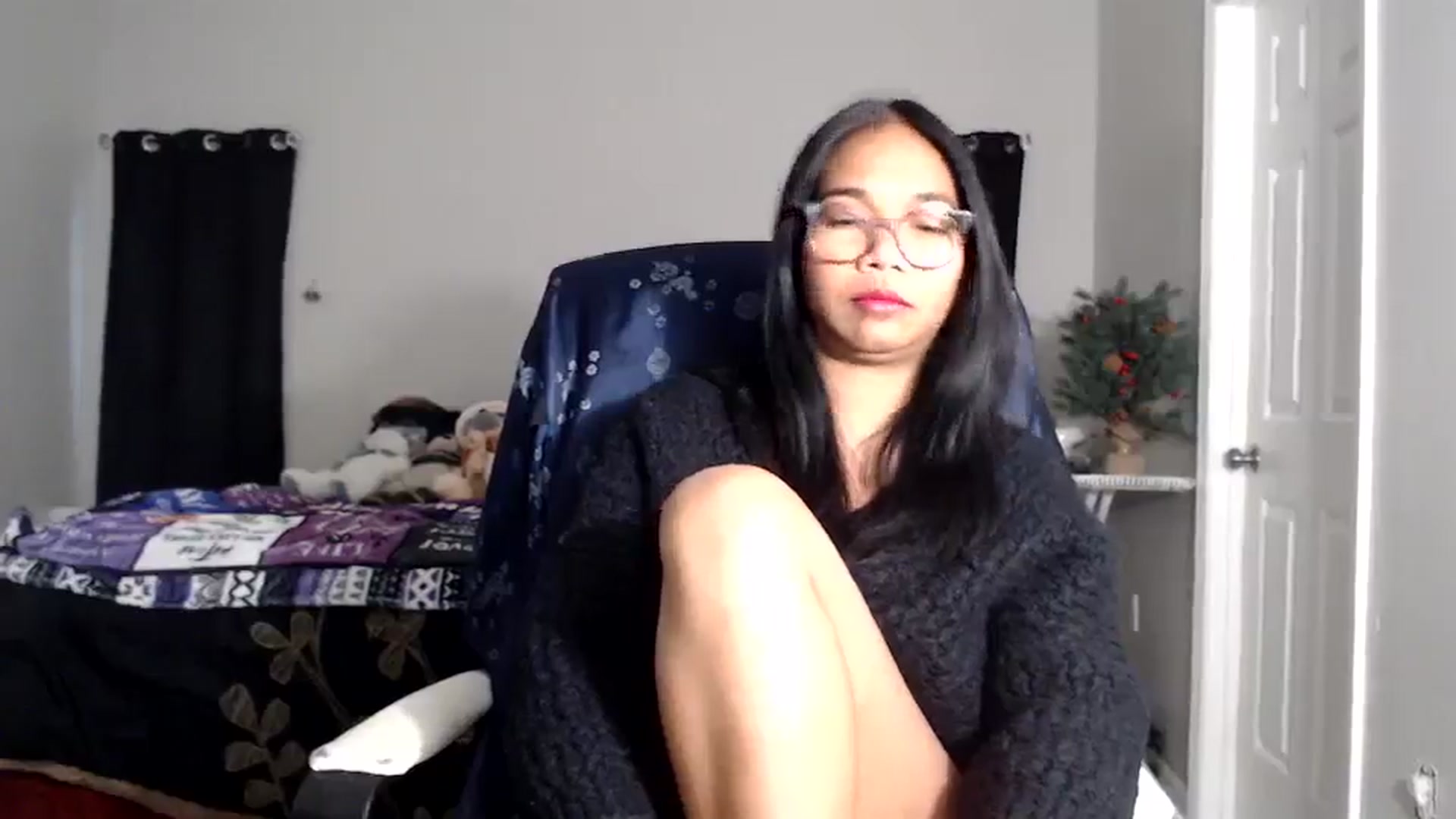 Gallery image thumbnail from Littlekai2025's myfreecams stream on, 01/01/2026, 21:19 image 14 of 20
