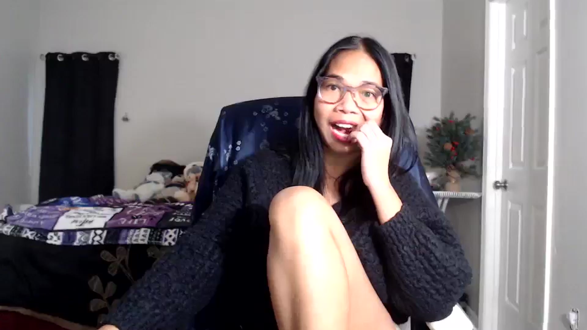 Gallery image thumbnail from Littlekai2025's myfreecams stream on, 01/01/2026, 21:19 image 5 of 20