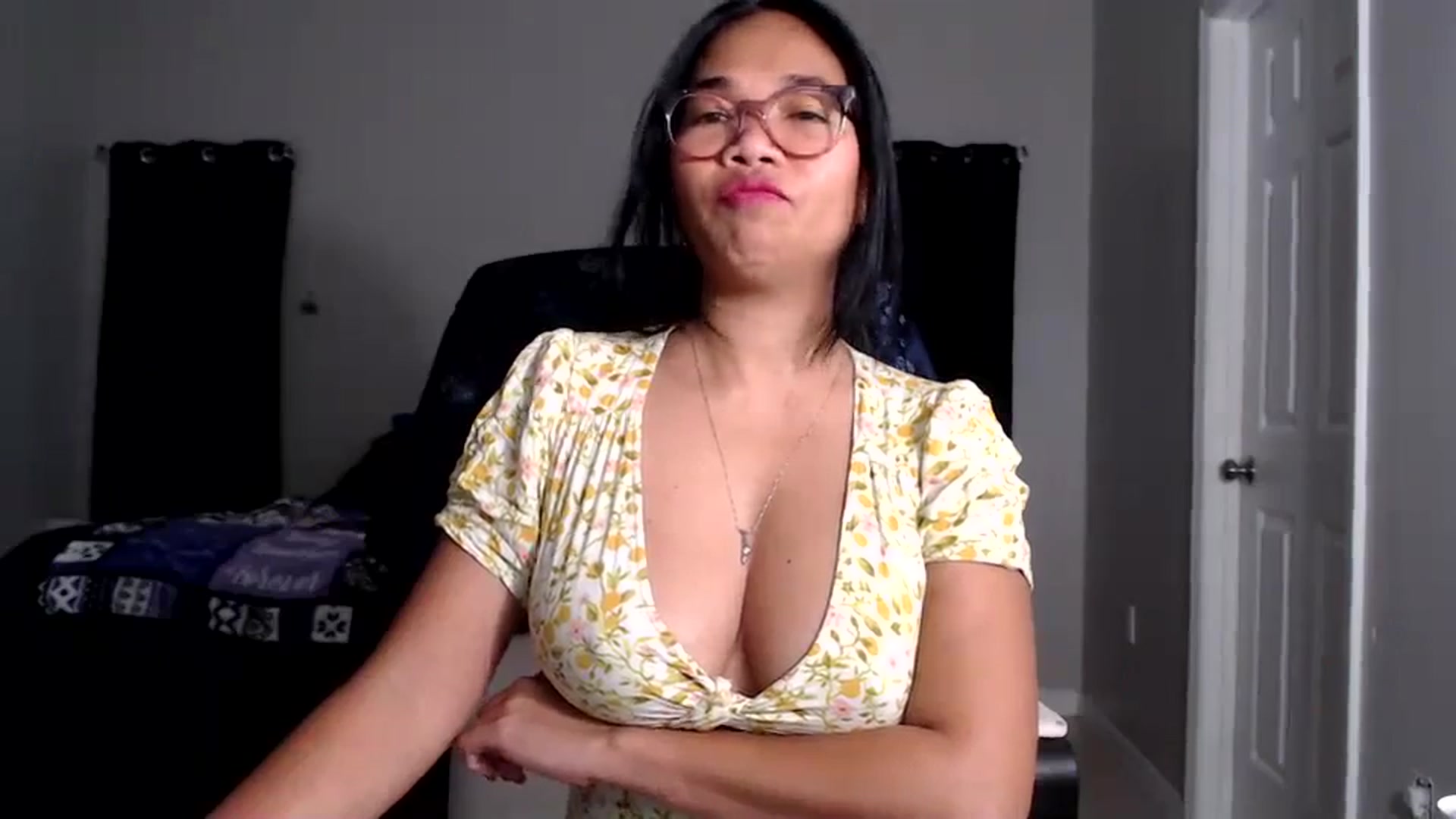 Gallery image thumbnail from Littlekai2025's myfreecams stream on, 01/03/2026, 02:34 image 5 of 20