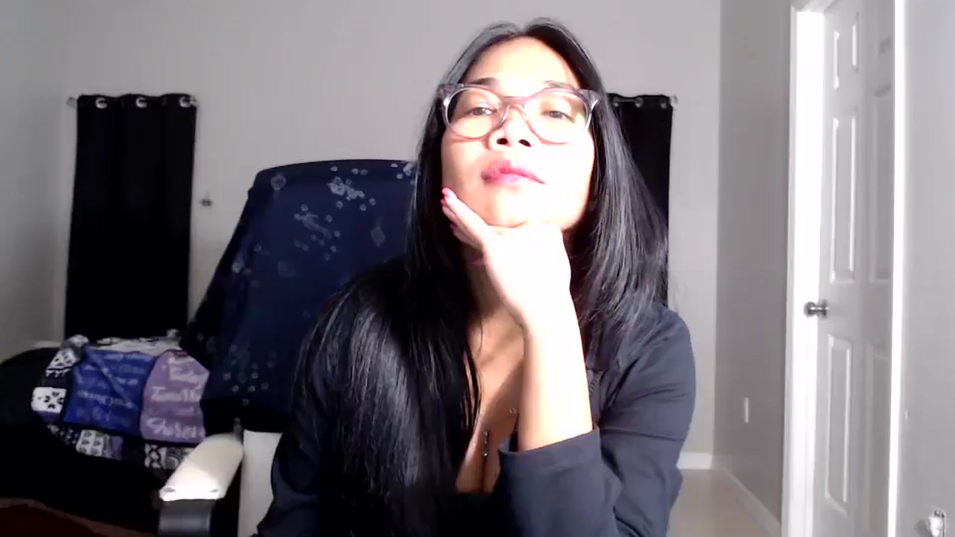 Gallery image thumbnail from Littlekai2025's myfreecams stream on, 01/05/2026, 01:57 image 1 of 20