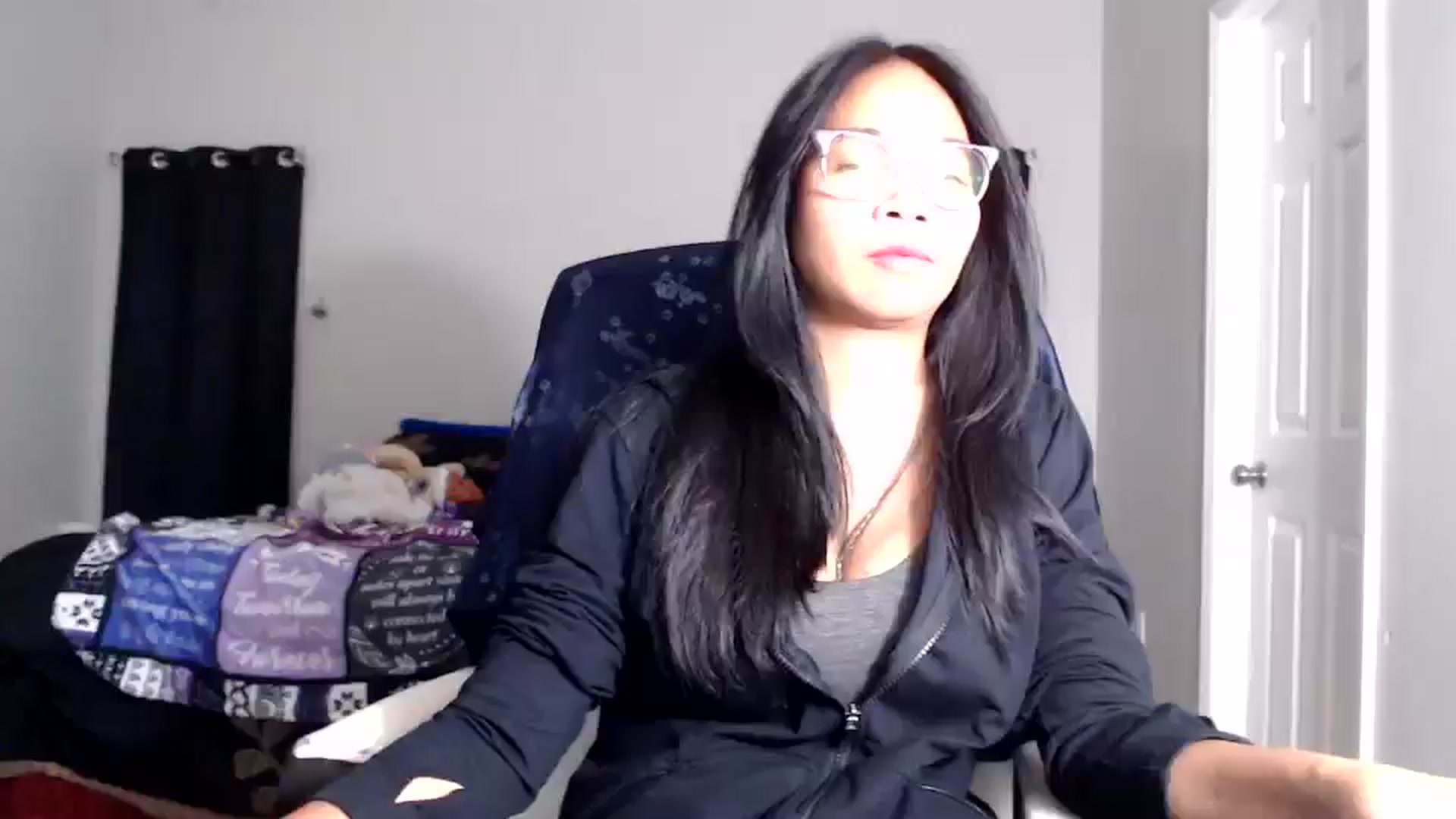 Gallery image thumbnail from Littlekai2025's myfreecams stream on, 01/05/2026, 01:57 image 18 of 20