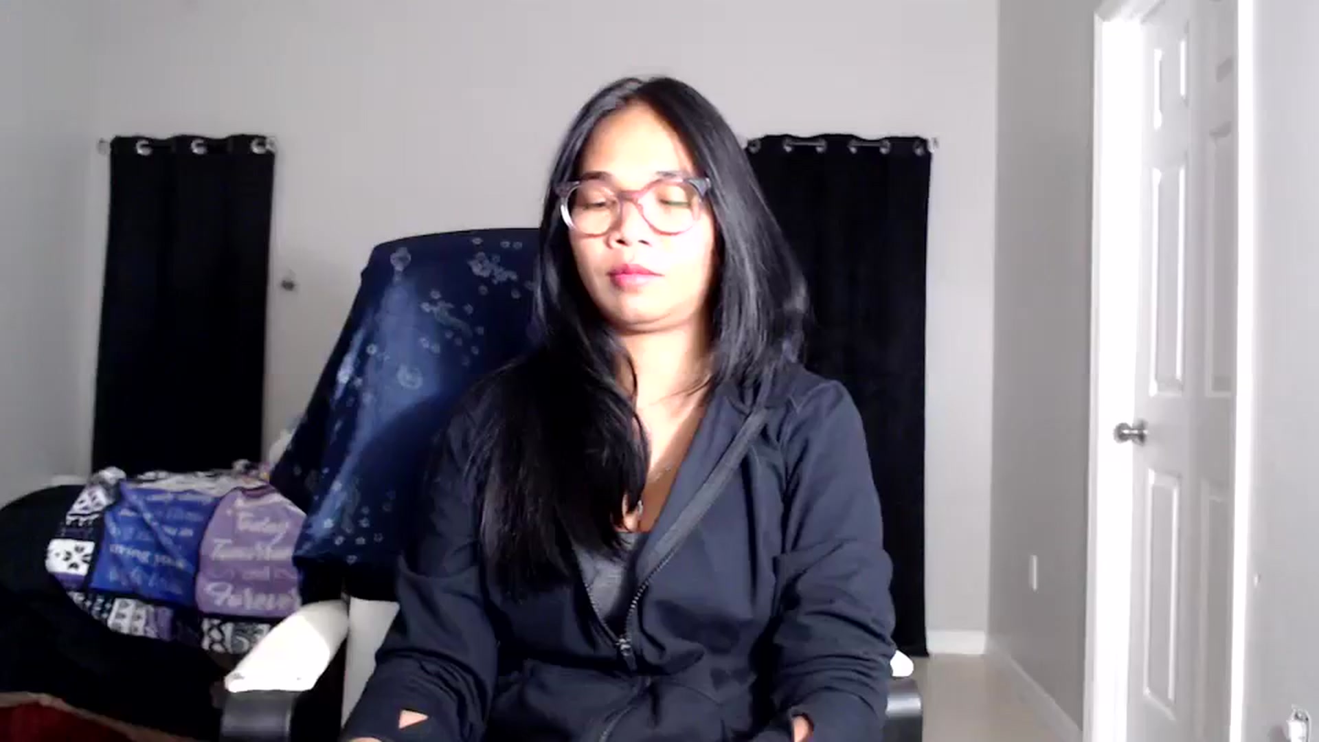 Gallery image thumbnail from Littlekai2025's myfreecams stream on, 01/05/2026, 01:57 image 2 of 20