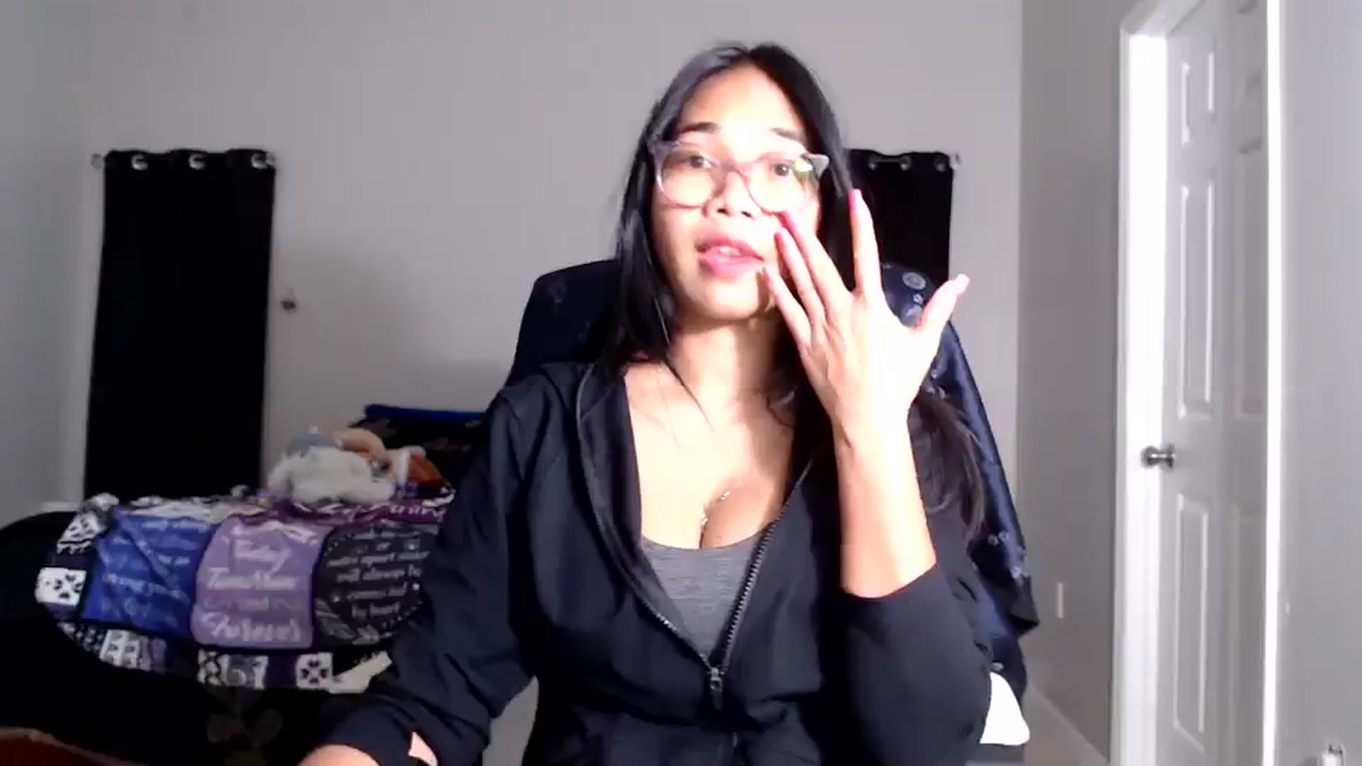 Gallery image thumbnail from Littlekai2025's myfreecams stream on, 01/05/2026, 05:38 image 6 of 20