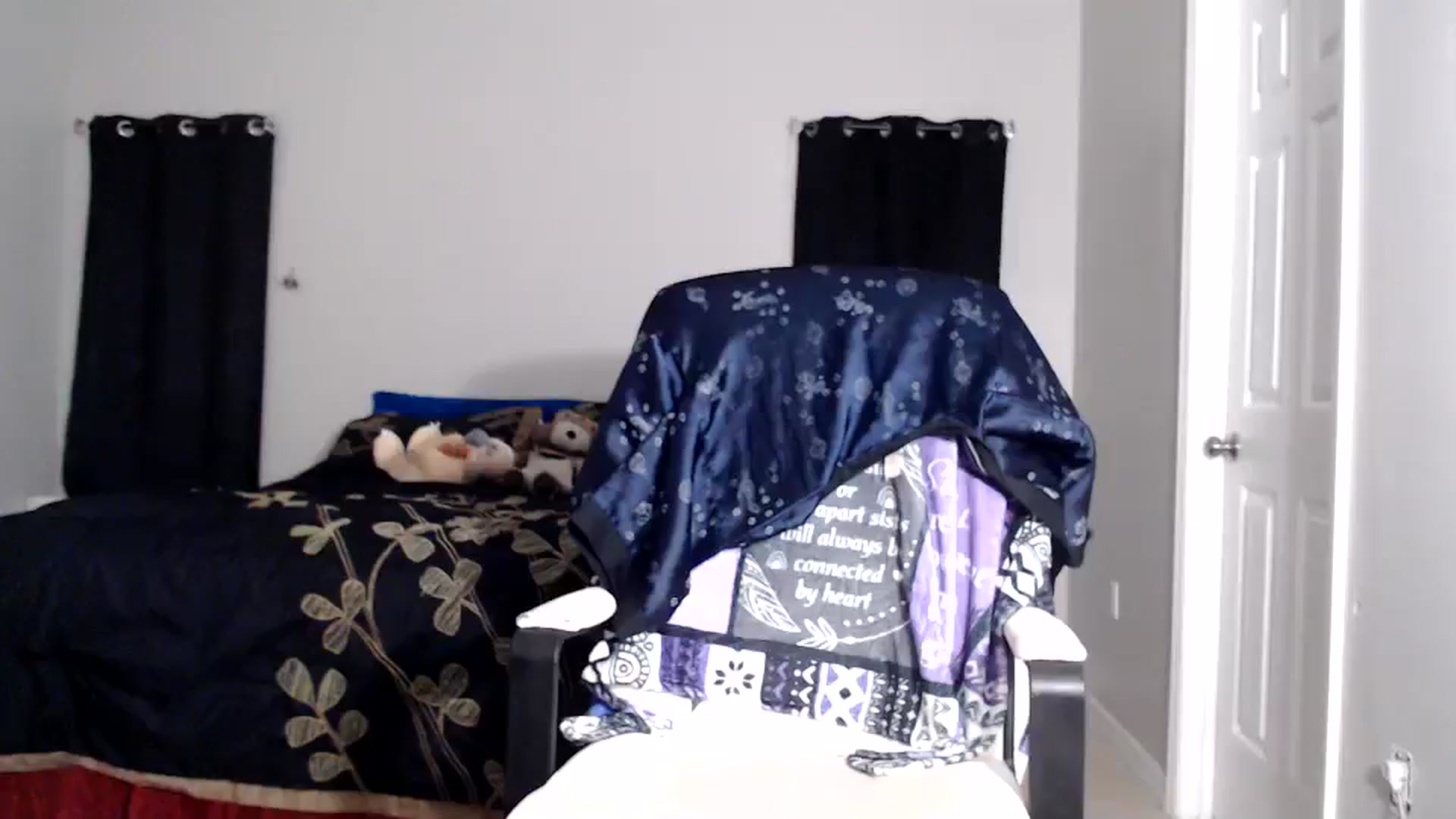 Gallery image thumbnail from Littlekai2025's myfreecams stream on, 01/07/2026, 01:44 image 9 of 20