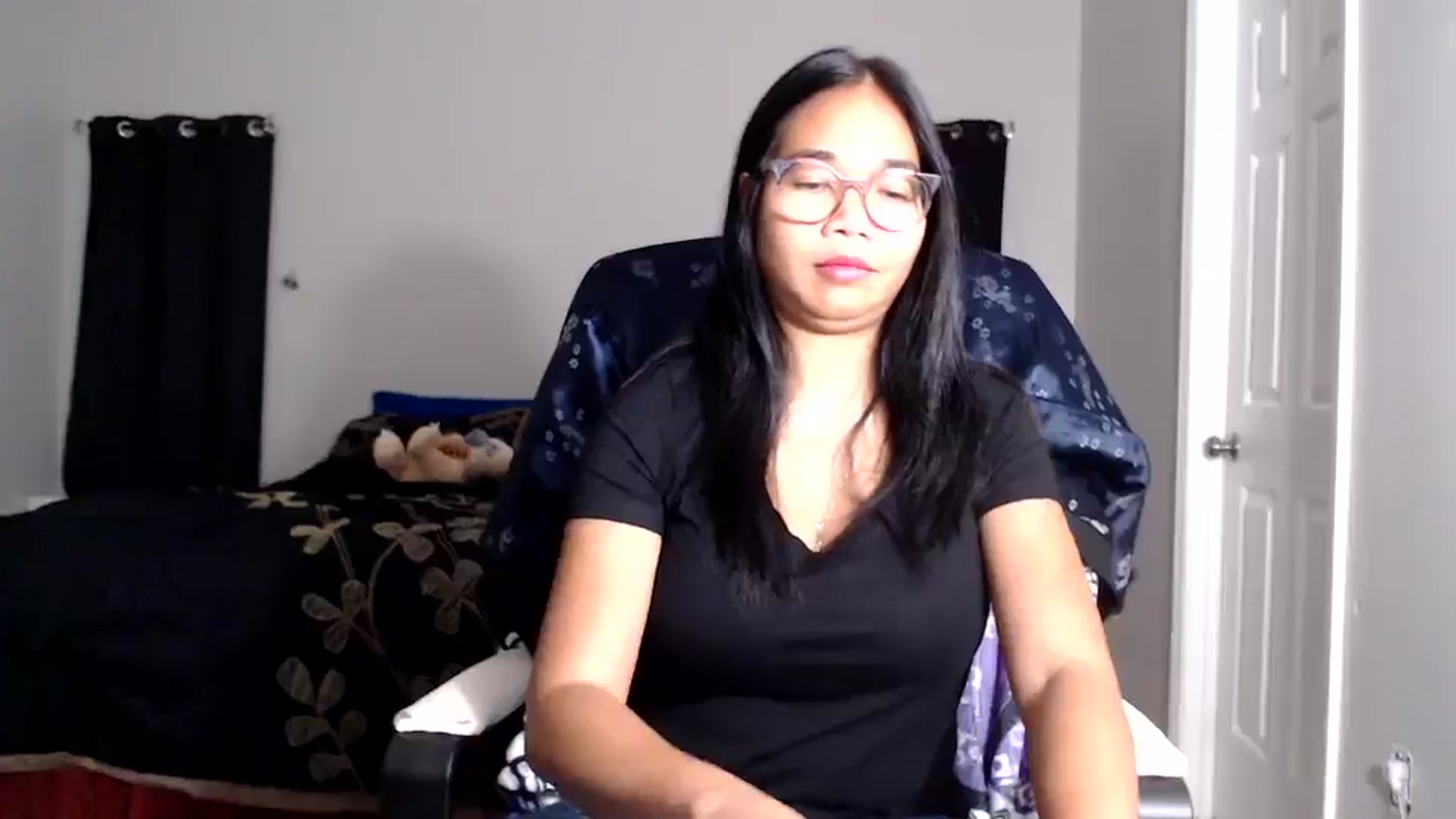 Gallery image thumbnail from Littlekai2025's myfreecams stream on, 01/07/2026, 01:44 image 4 of 20