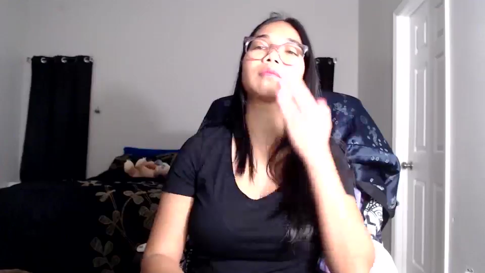 Gallery image thumbnail from Littlekai2025's myfreecams stream on, 01/07/2026, 04:03 image 18 of 20
