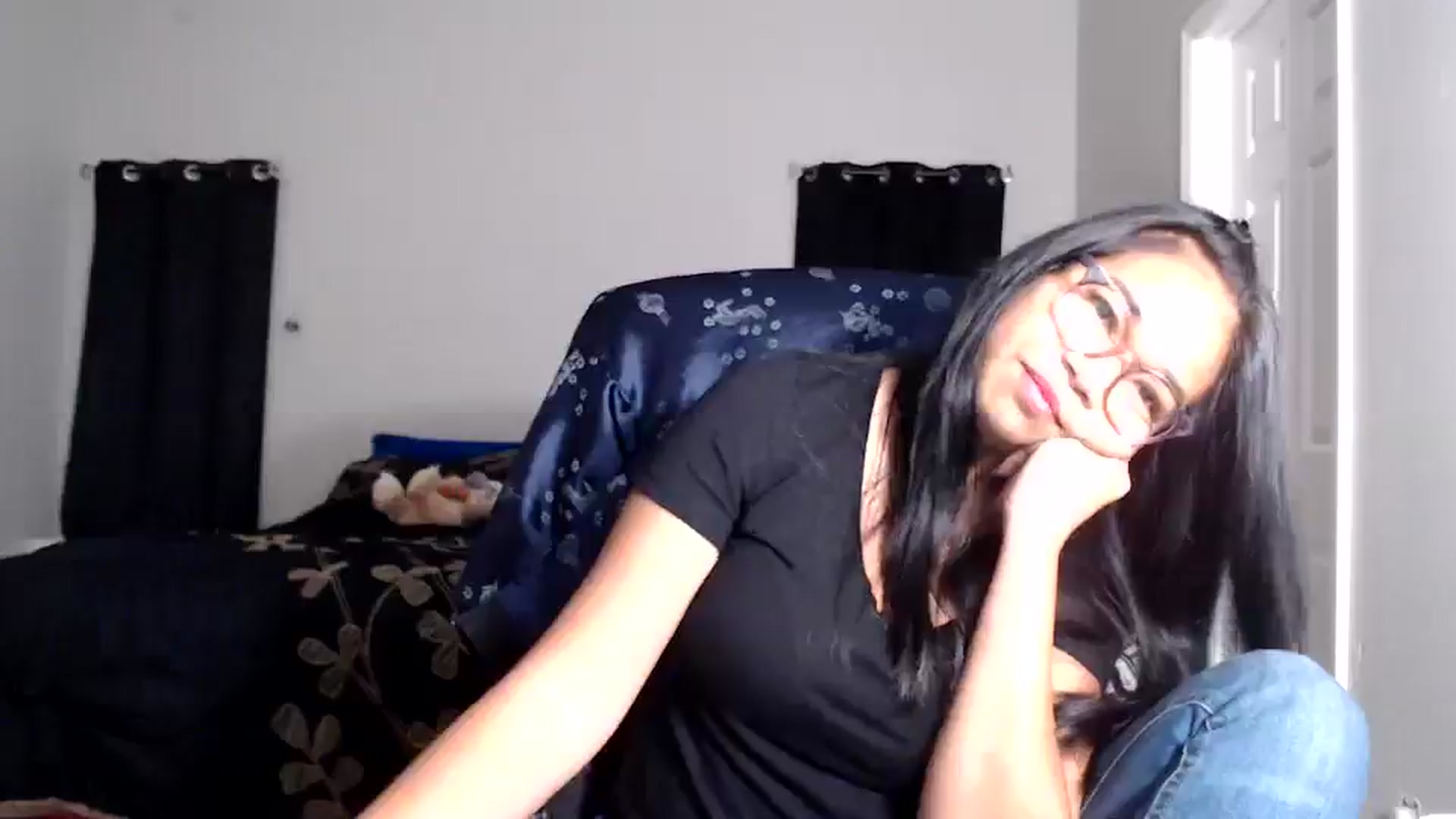 Gallery image thumbnail from Littlekai2025's myfreecams stream on, 01/07/2026, 04:03 image 6 of 20