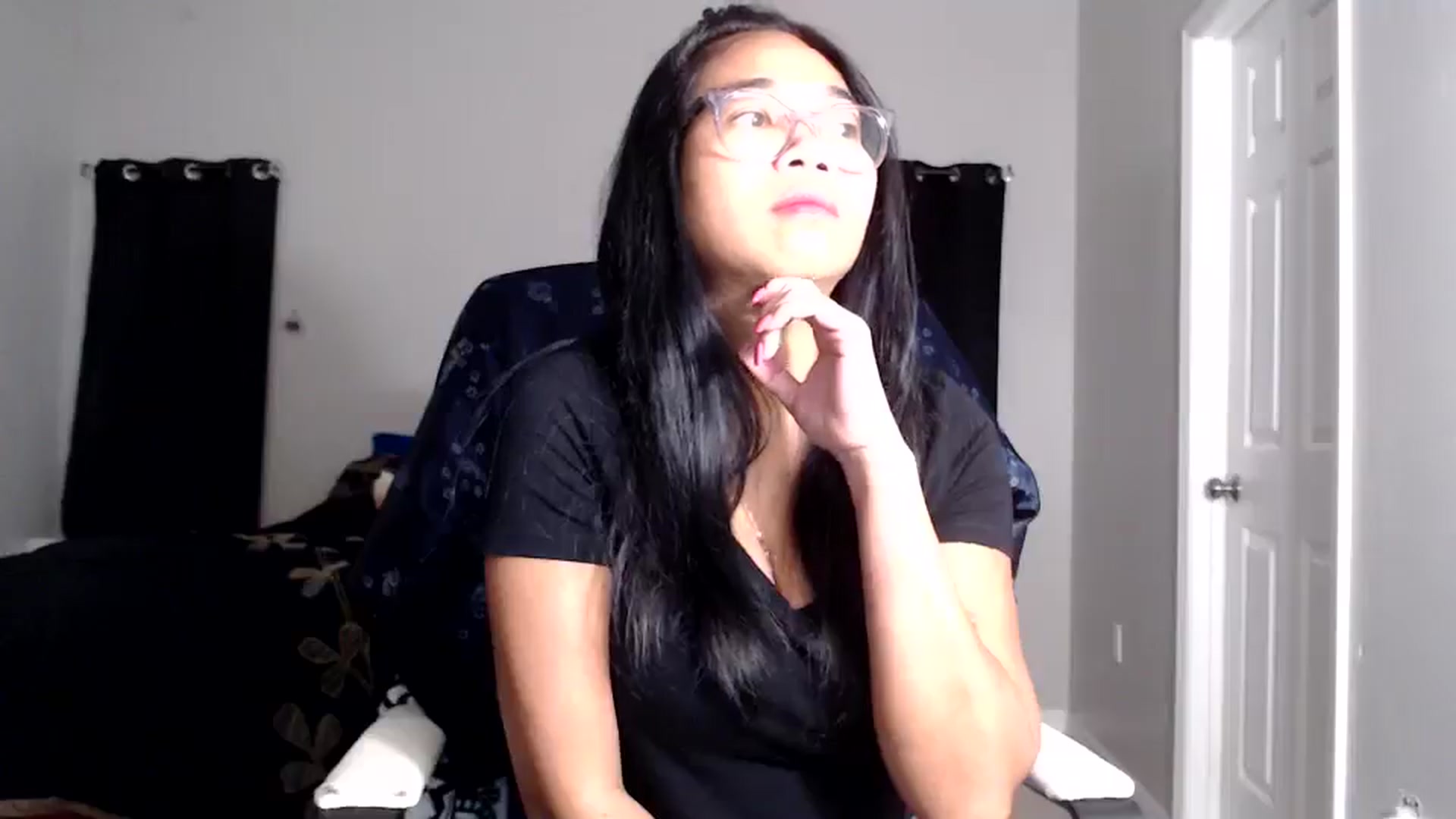 Gallery image thumbnail from Littlekai2025's myfreecams stream on, 01/07/2026, 04:03 image 2 of 20