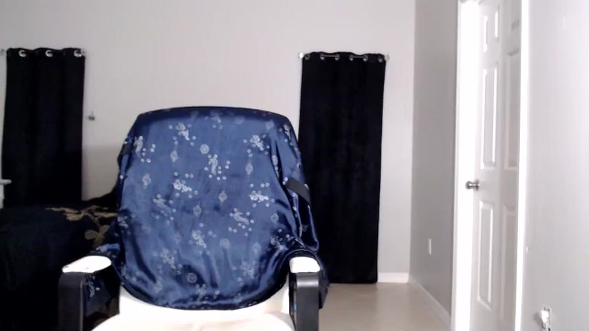 Gallery image thumbnail from Littlekai2030's myfreecams stream on, 01/27/2026, 04:10 image 5 of 20