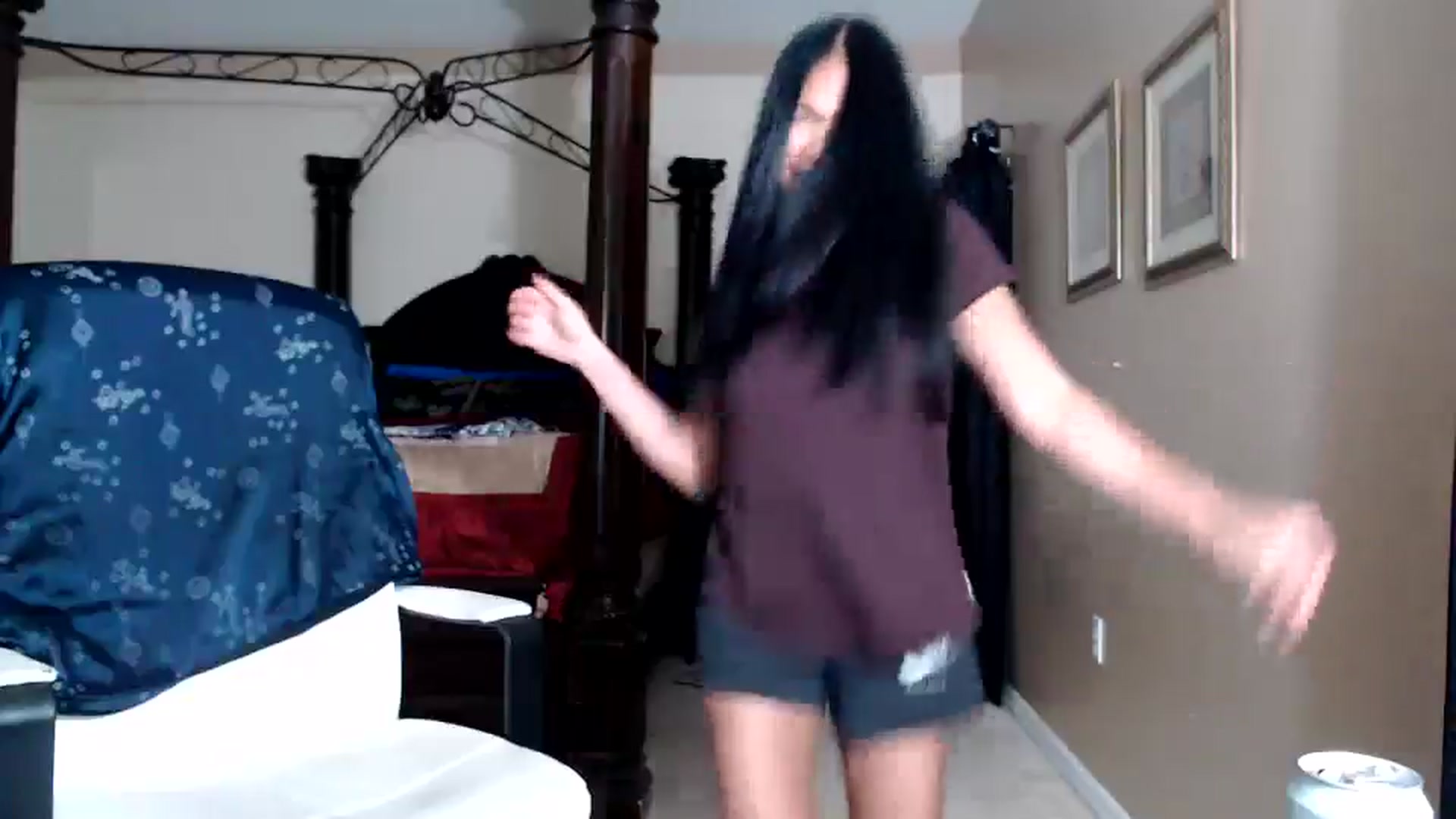 Gallery image thumbnail from Littlekai2030's myfreecams stream on, 03/29/2026, 02:05 image 16 of 20