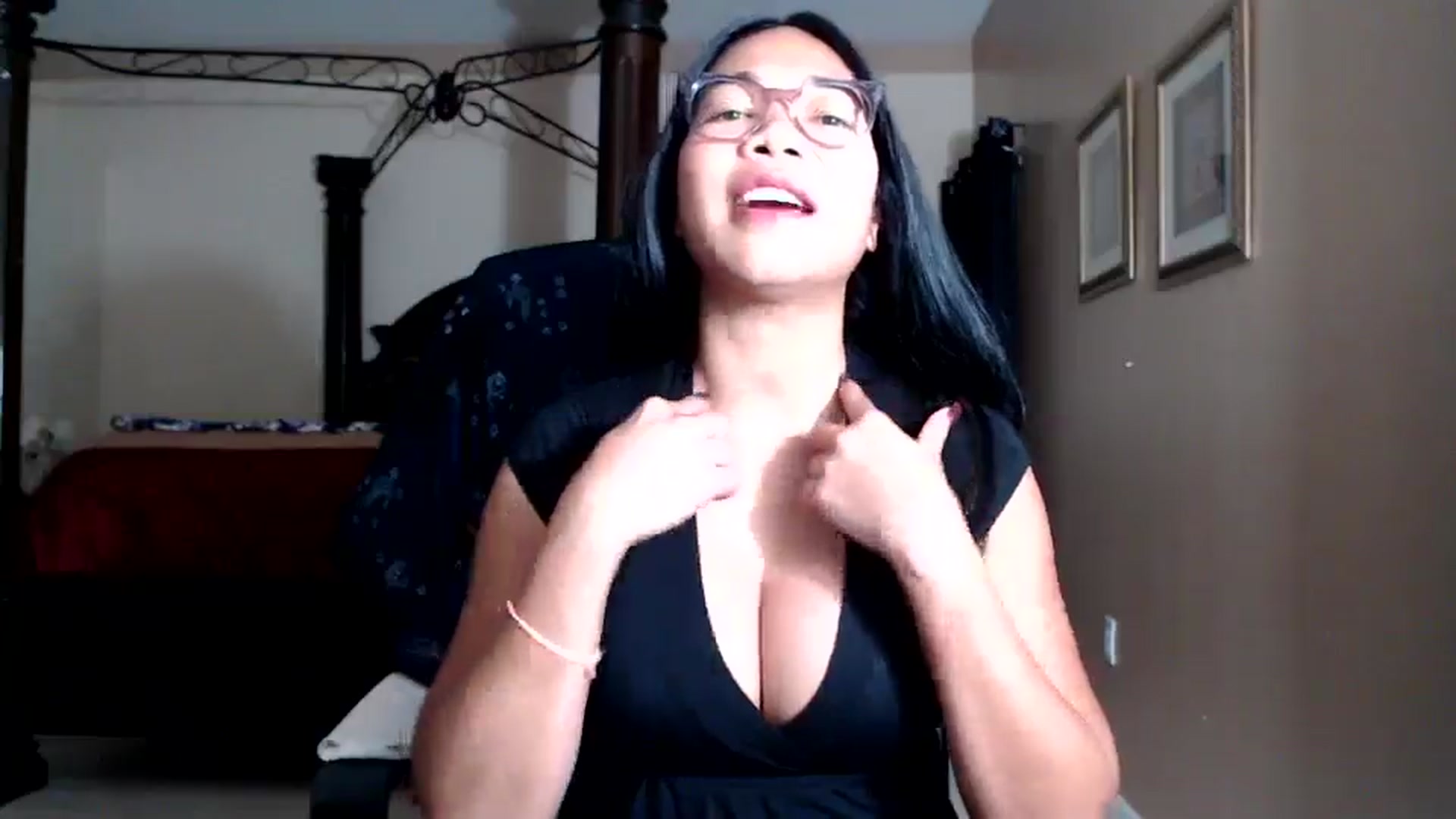Gallery image thumbnail from Littlekai2030's myfreecams stream on, 04/02/2026, 03:14 image 4 of 20