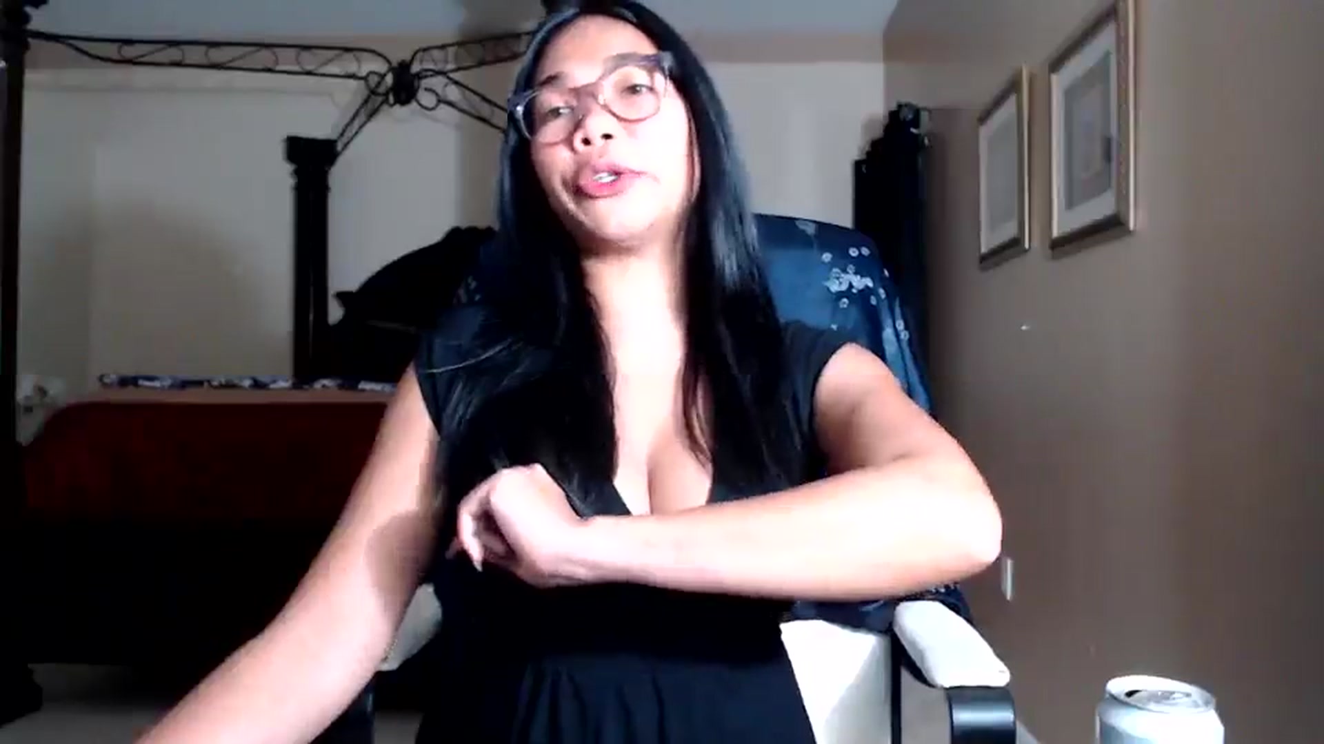 Gallery image thumbnail from Littlekai2030's myfreecams stream on, 04/02/2026, 03:14 image 12 of 20
