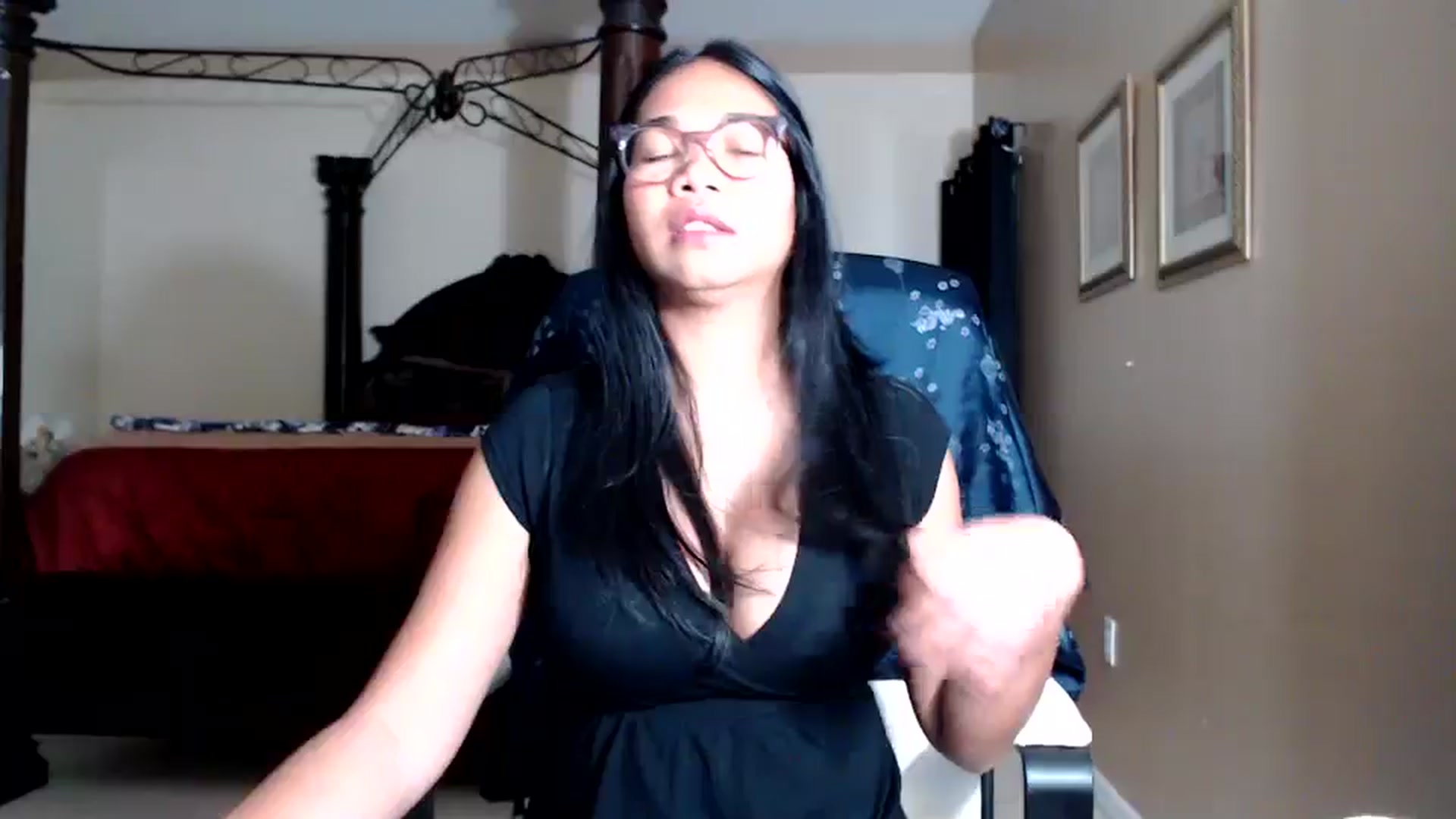 Gallery image thumbnail from Littlekai2030's myfreecams stream on, 04/02/2026, 03:14 image 8 of 20