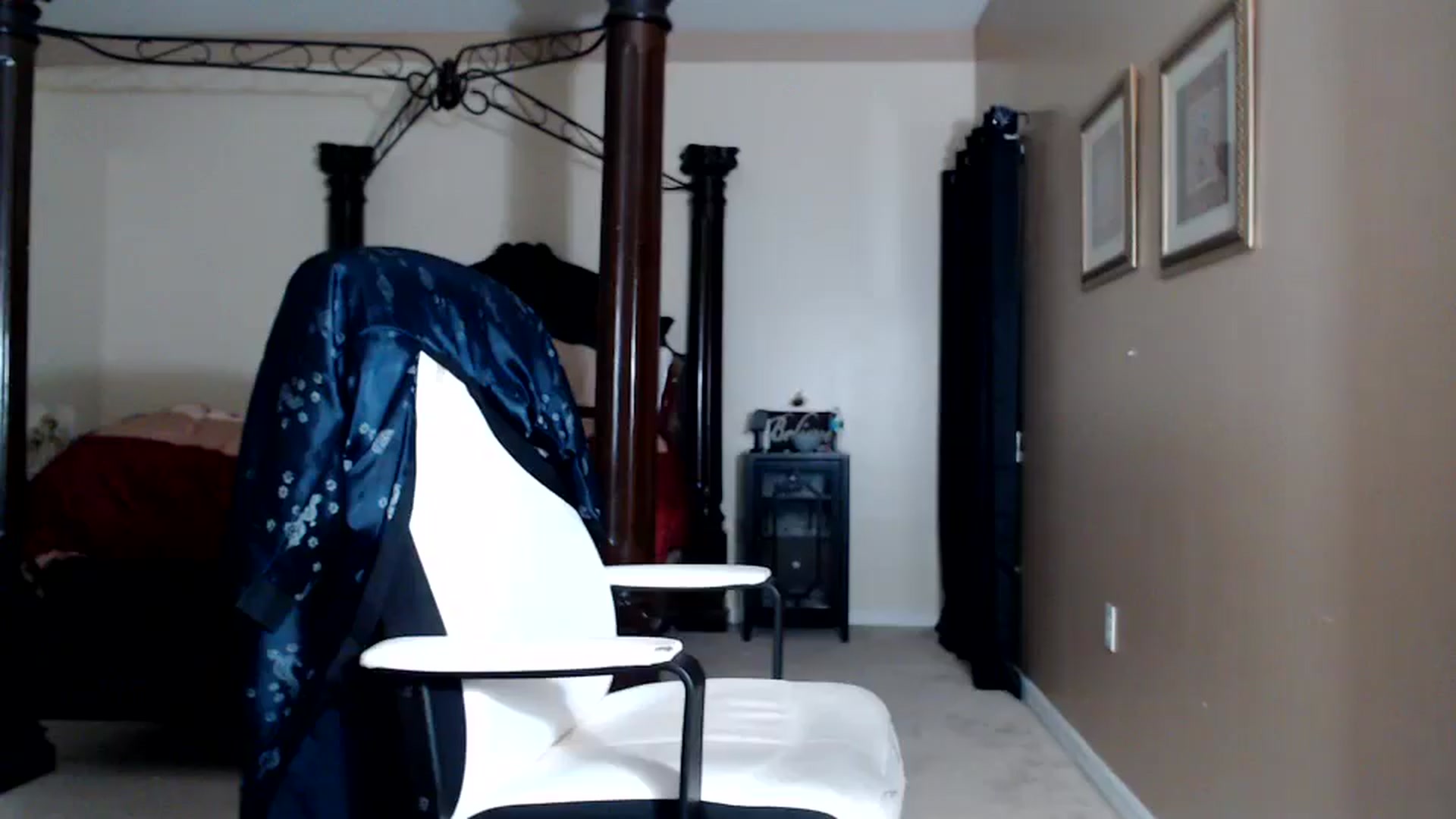 Gallery image thumbnail from Littlekai2030's myfreecams stream on, 04/05/2026, 04:27 image 9 of 20