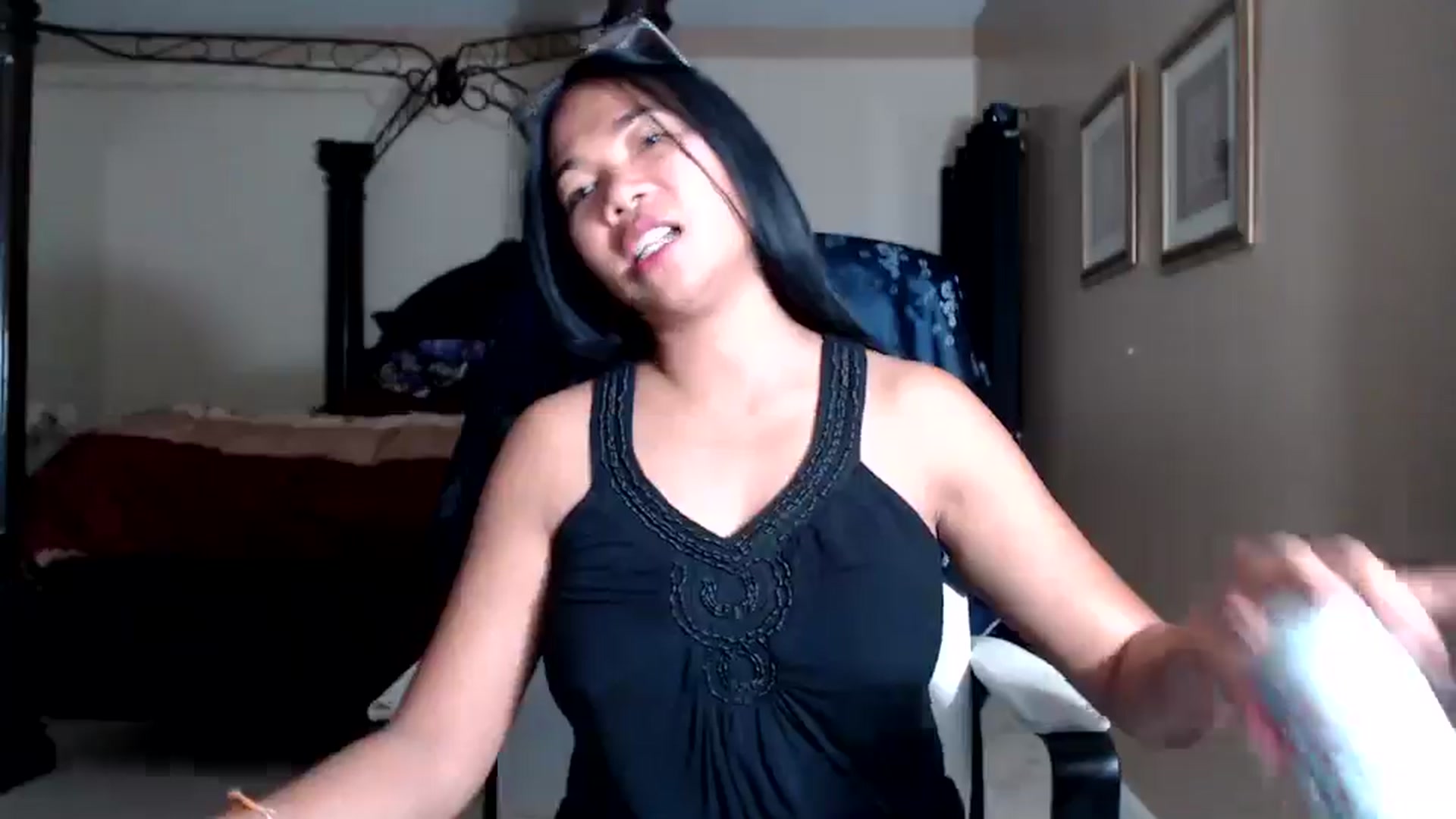 Gallery image thumbnail from Littlekai2030's myfreecams stream on, 04/05/2026, 04:27 image 16 of 20