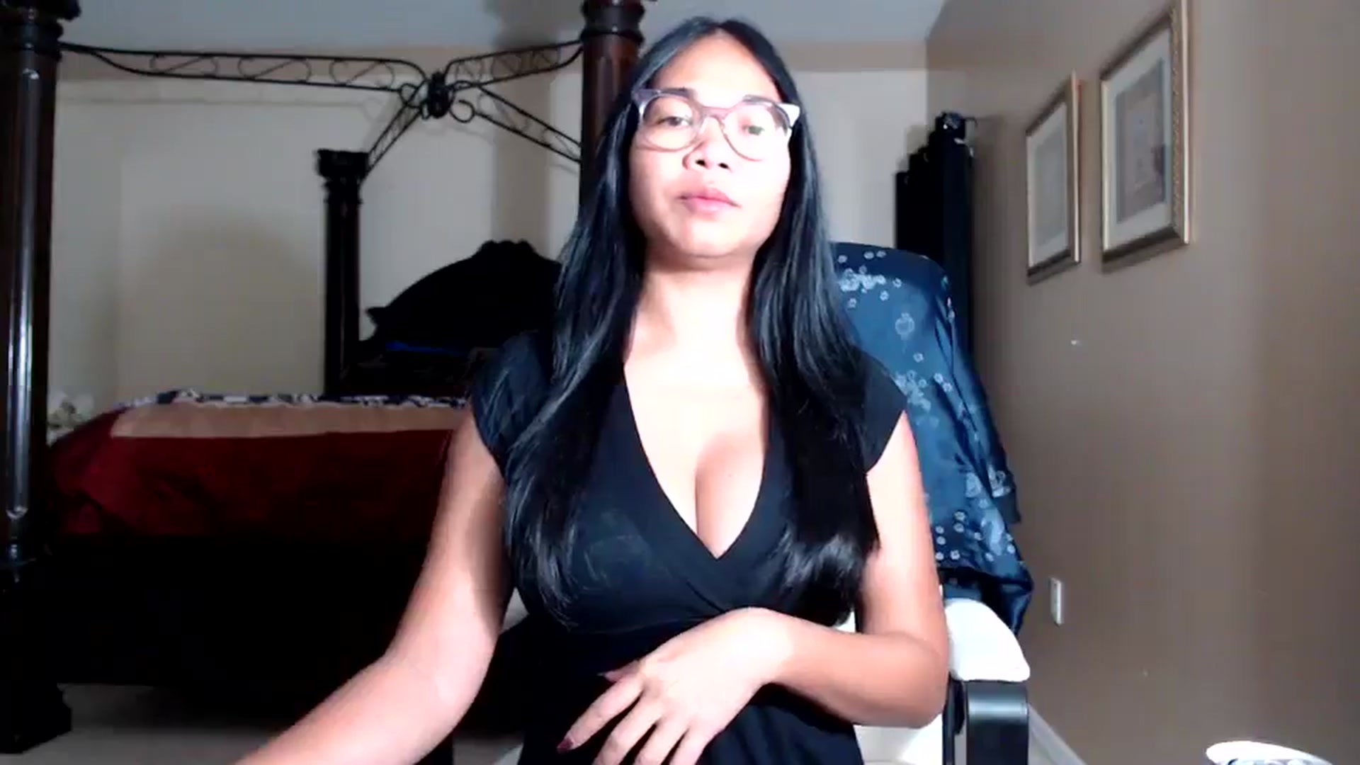 Gallery image thumbnail from Littlekai2030's myfreecams stream on, 04/07/2026, 03:15 image 13 of 20