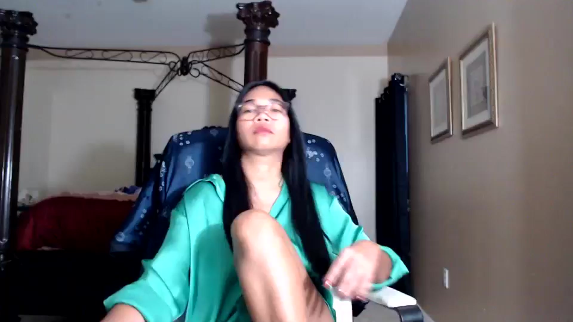 Gallery image thumbnail from Littlekai2030's myfreecams stream on, 04/09/2026, 24:00 image 1 of 20
