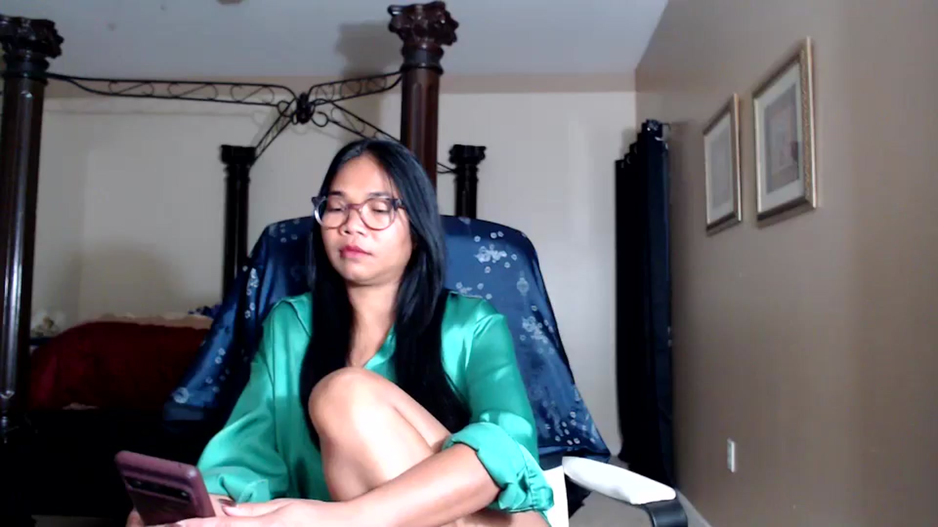 Gallery image thumbnail from Littlekai2030's myfreecams stream on, 04/09/2026, 24:00 image 13 of 20