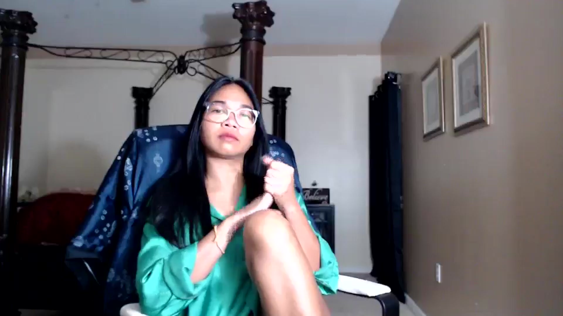 Gallery image thumbnail from Littlekai2030's myfreecams stream on, 04/09/2026, 24:00 image 15 of 20