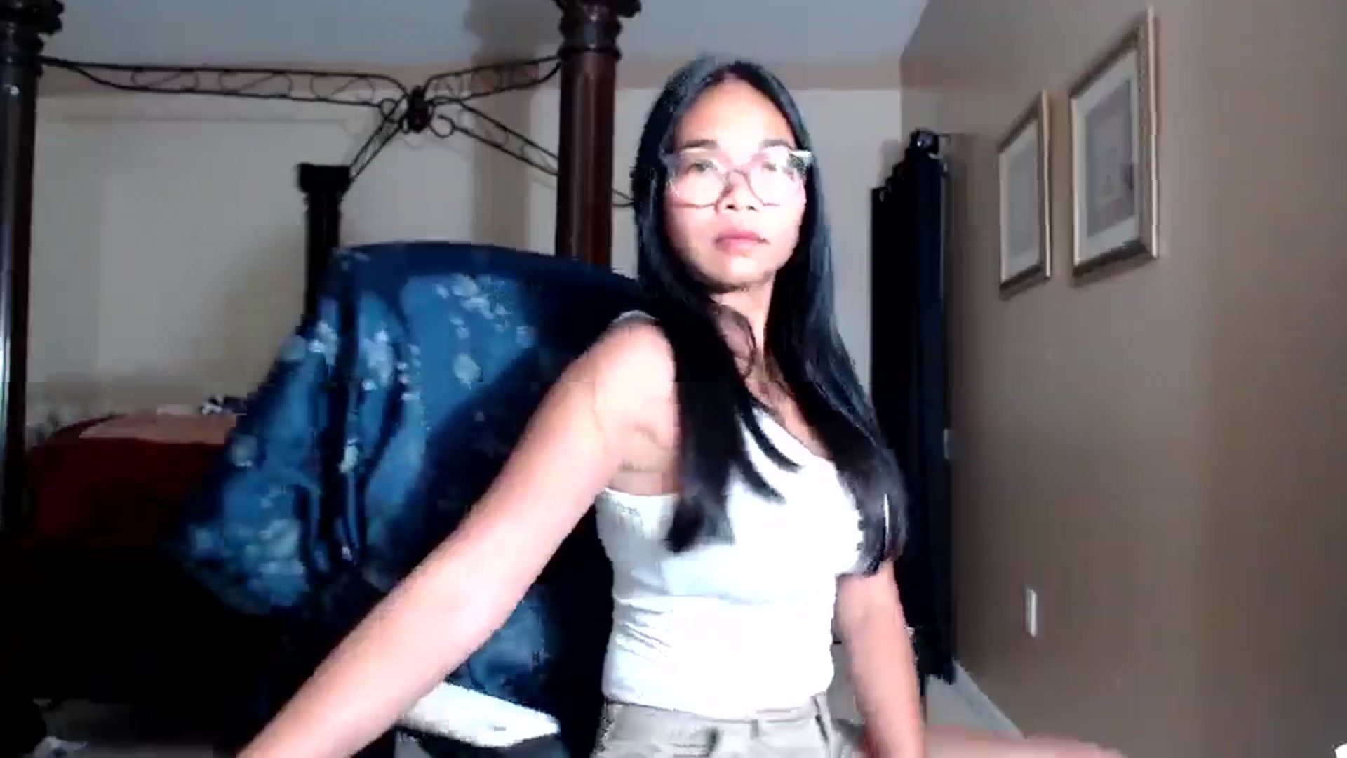 Gallery image thumbnail from Littlekai2030's myfreecams stream on, 04/10/2026, 03:29 image 7 of 20