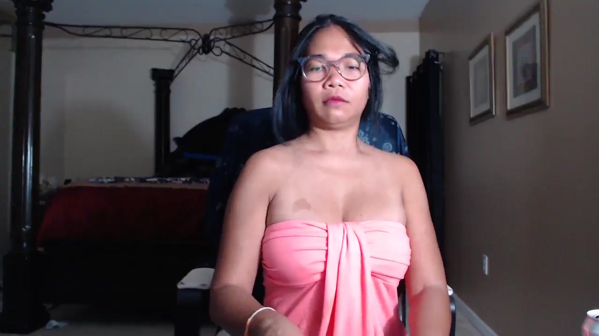 Gallery image thumbnail from Littlekai2030's myfreecams stream on, 04/12/2026, 04:08 image 13 of 20