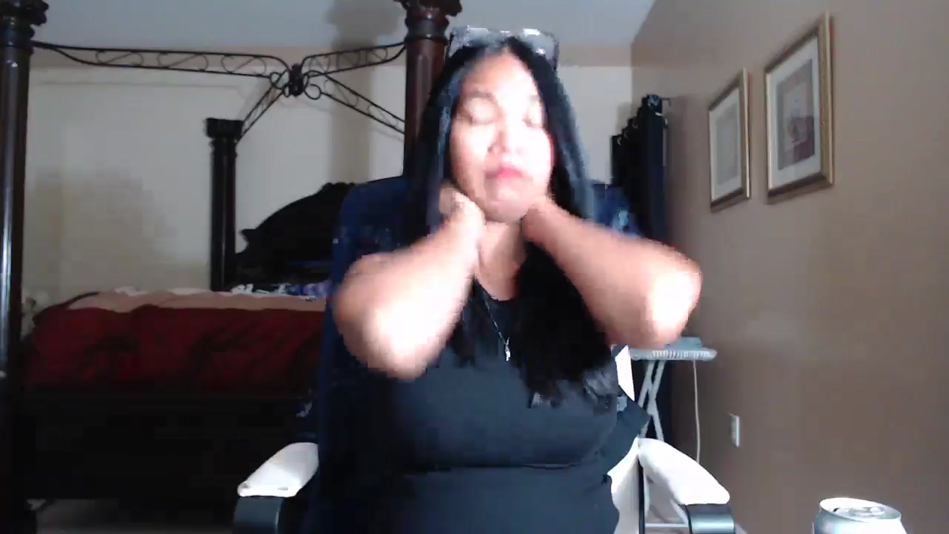 Gallery image thumbnail from Littlekai2030's myfreecams stream on, 04/13/2026, 03:37 image 13 of 20