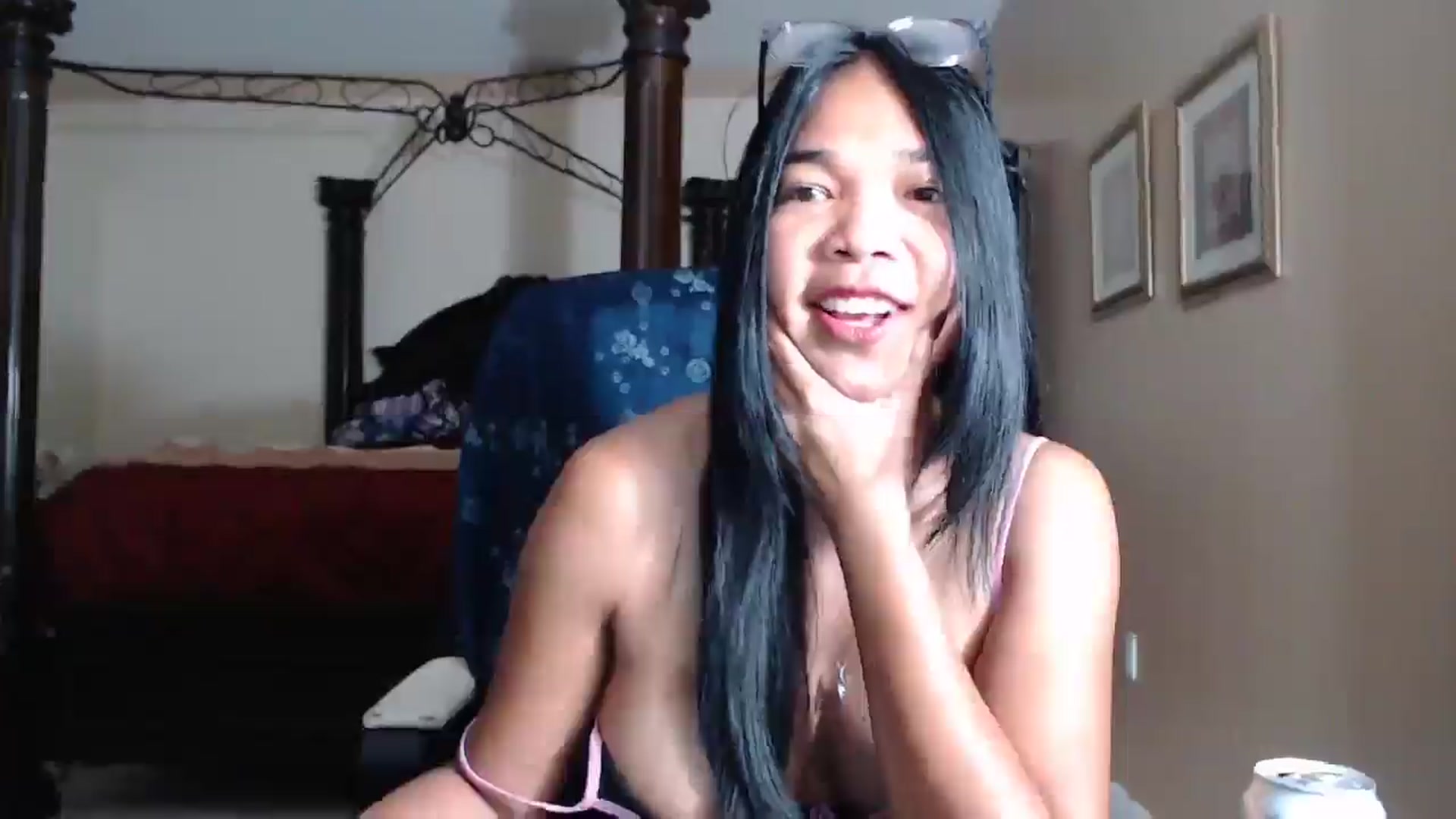 Gallery image thumbnail from Littlekai2030's myfreecams stream on, 04/14/2026, 02:53 image 6 of 20