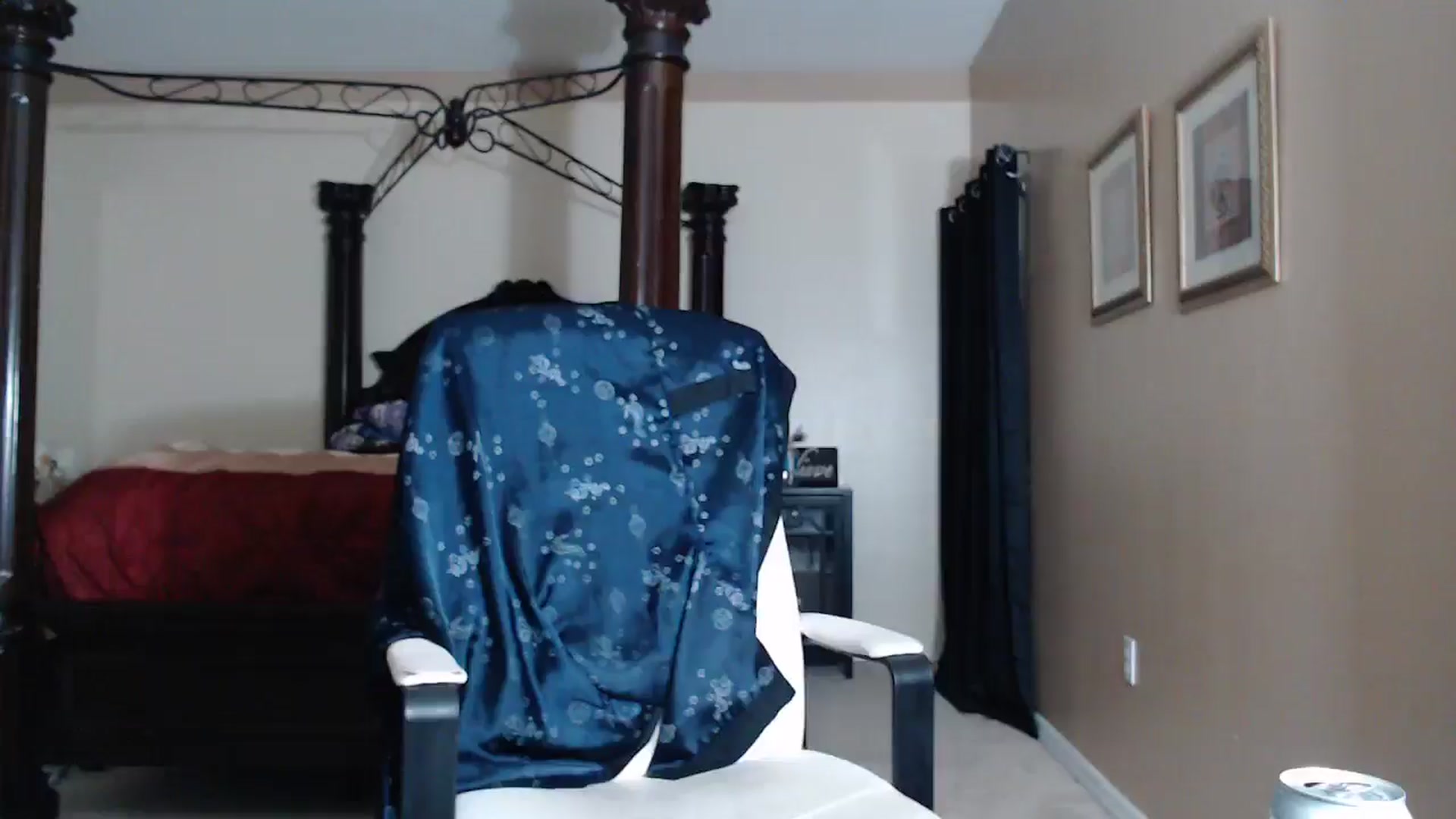 Gallery image thumbnail from Littlekai2030's myfreecams stream on, 04/14/2026, 02:53 image 9 of 20