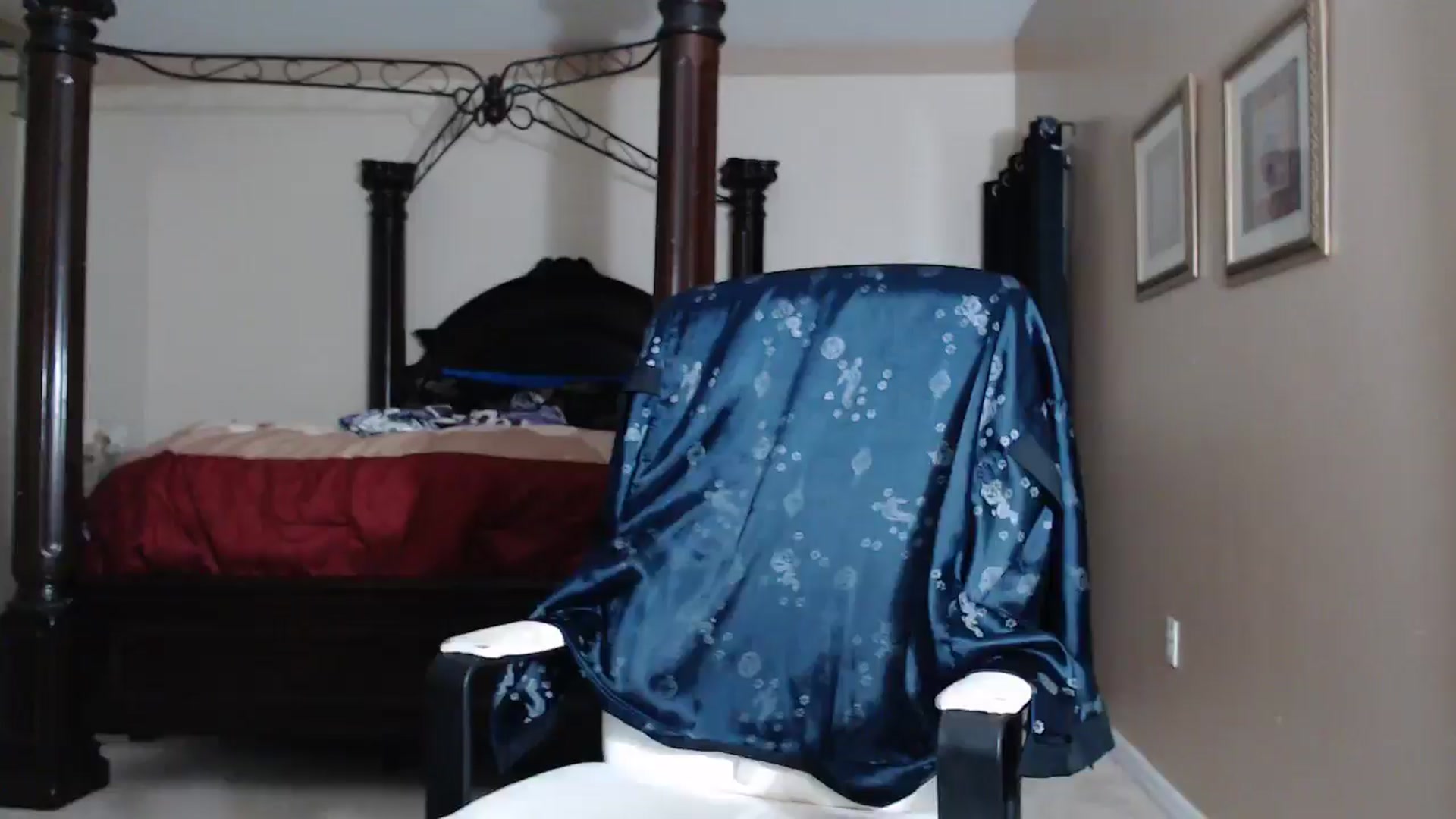 Gallery image thumbnail from Littlekai2030's myfreecams stream on, 04/17/2026, 03:23 image 7 of 20