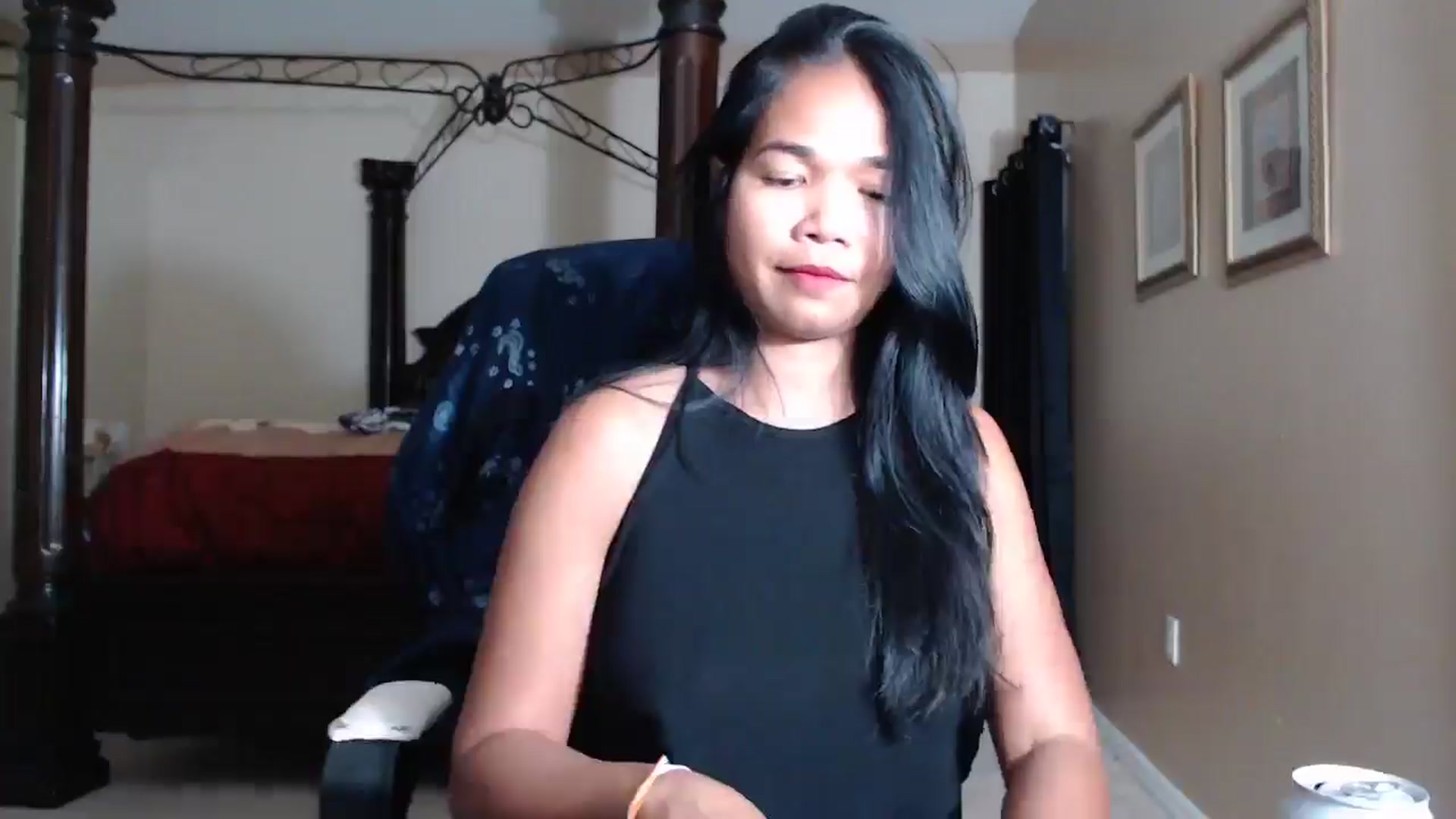 Gallery image thumbnail from Littlekai2030's myfreecams stream on, 04/17/2026, 03:23 image 17 of 20