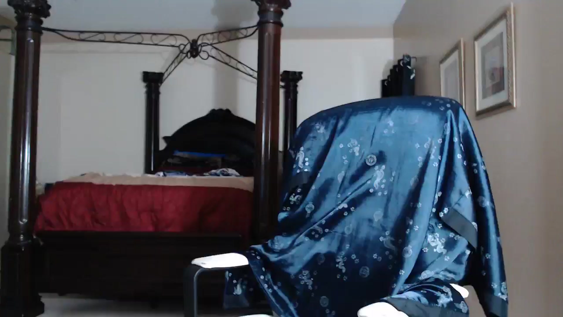Gallery image thumbnail from Littlekai2030's myfreecams stream on, 04/19/2026, 02:14 image 2 of 20