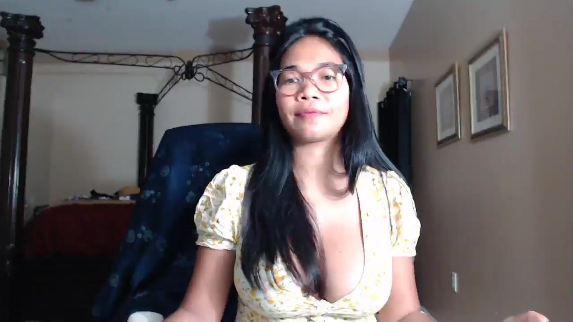 Gallery image thumbnail from Littlekai2030's myfreecams stream on, 04/21/2026, 03:38 image 6 of 20