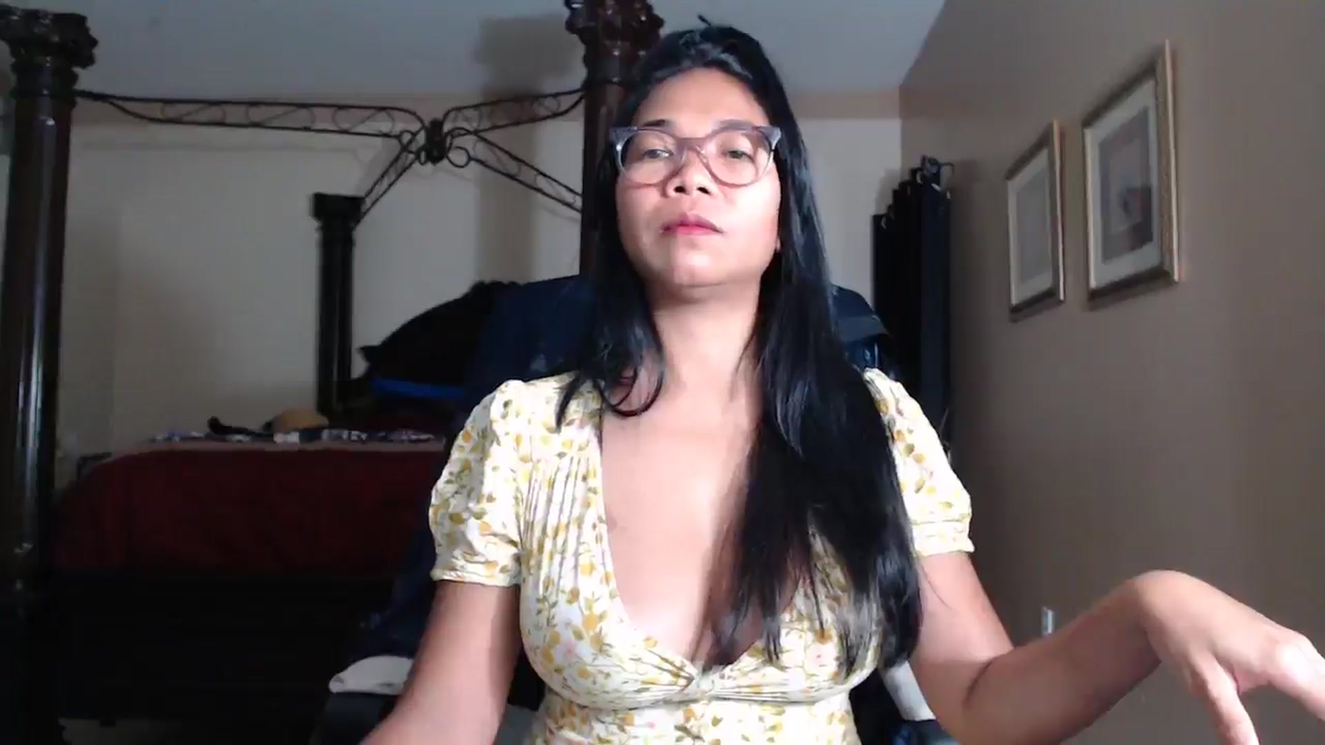 Gallery image thumbnail from Littlekai2030's myfreecams stream on, 04/21/2026, 03:38 image 12 of 20