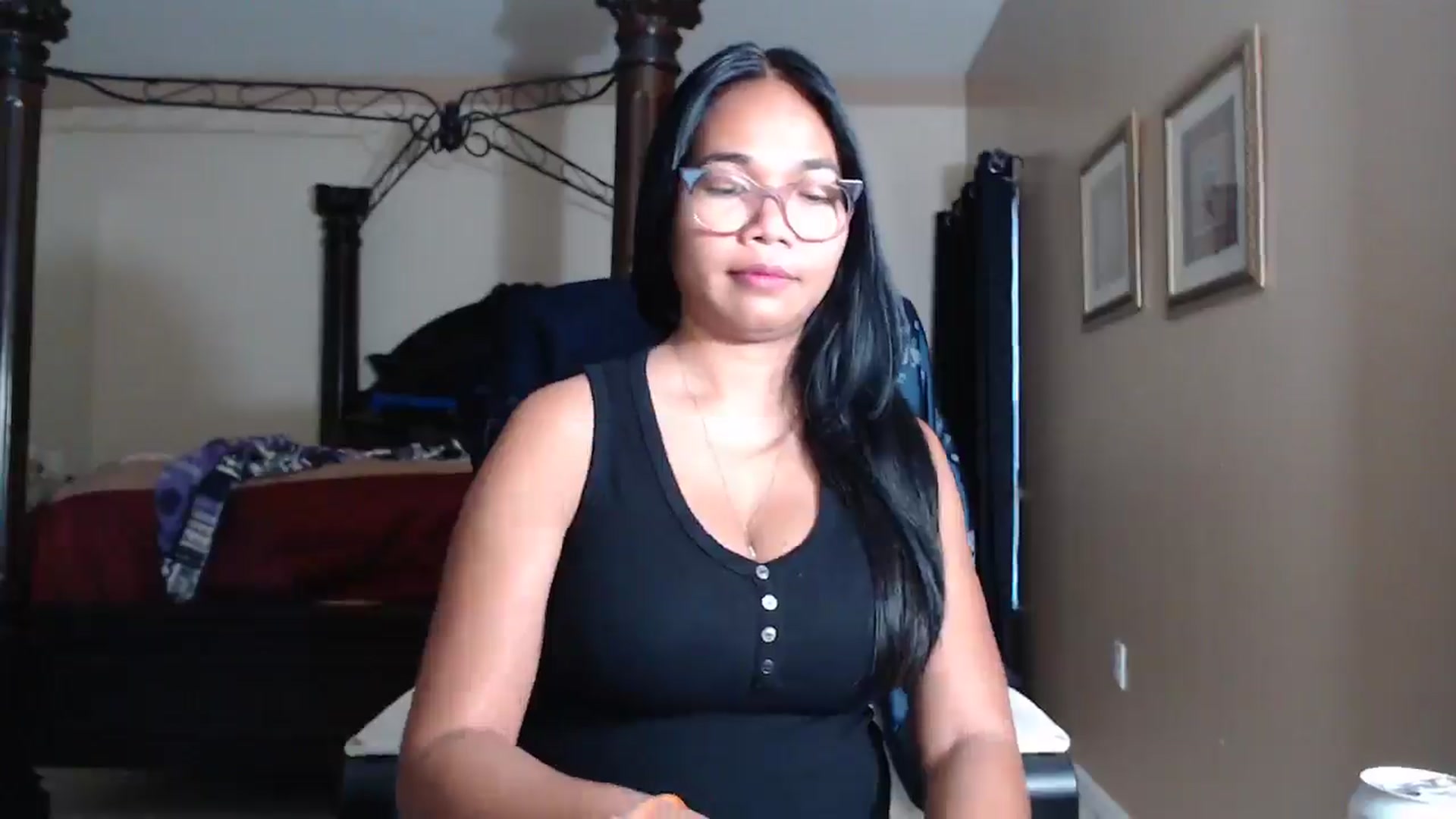 Gallery image thumbnail from Littlekai2030's myfreecams stream on, 04/27/2026, 24:00 image 16 of 20