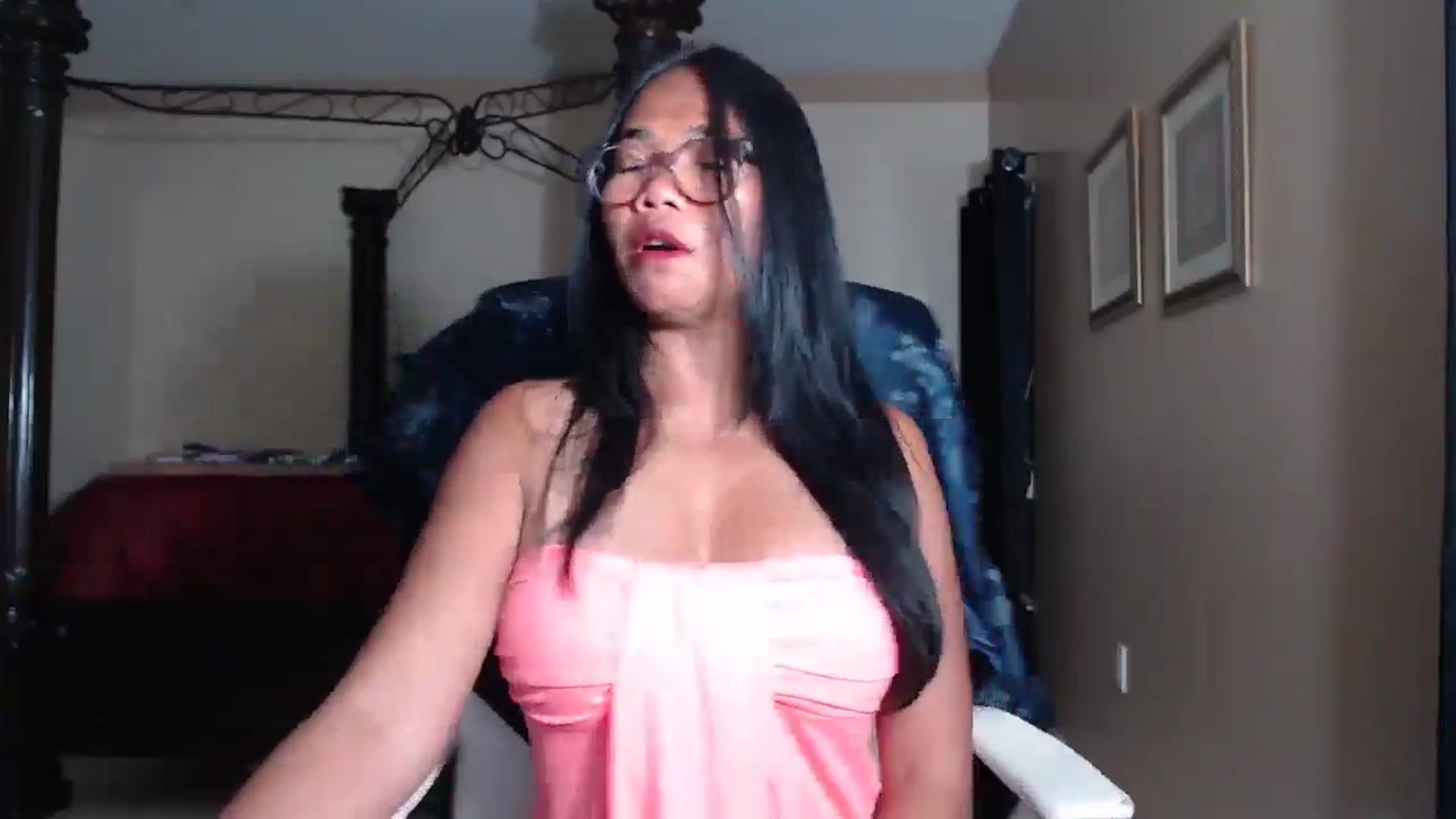 Gallery image thumbnail from Littlekai2030's myfreecams stream on, 05/04/2026, 24:18 image 13 of 20