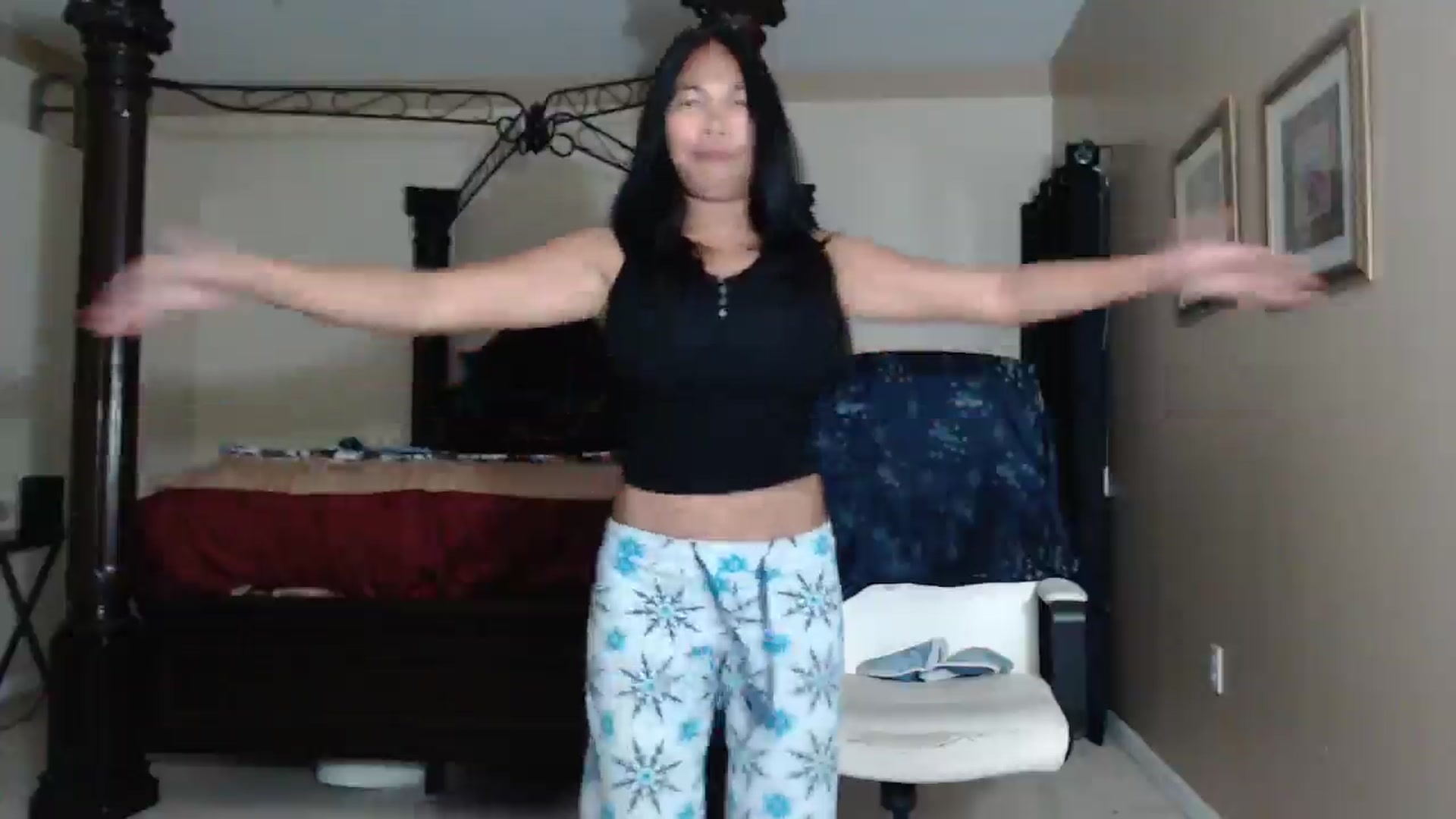 Gallery image thumbnail from Littlekai2030's myfreecams stream on, 05/09/2026, 03:32 image 16 of 20
