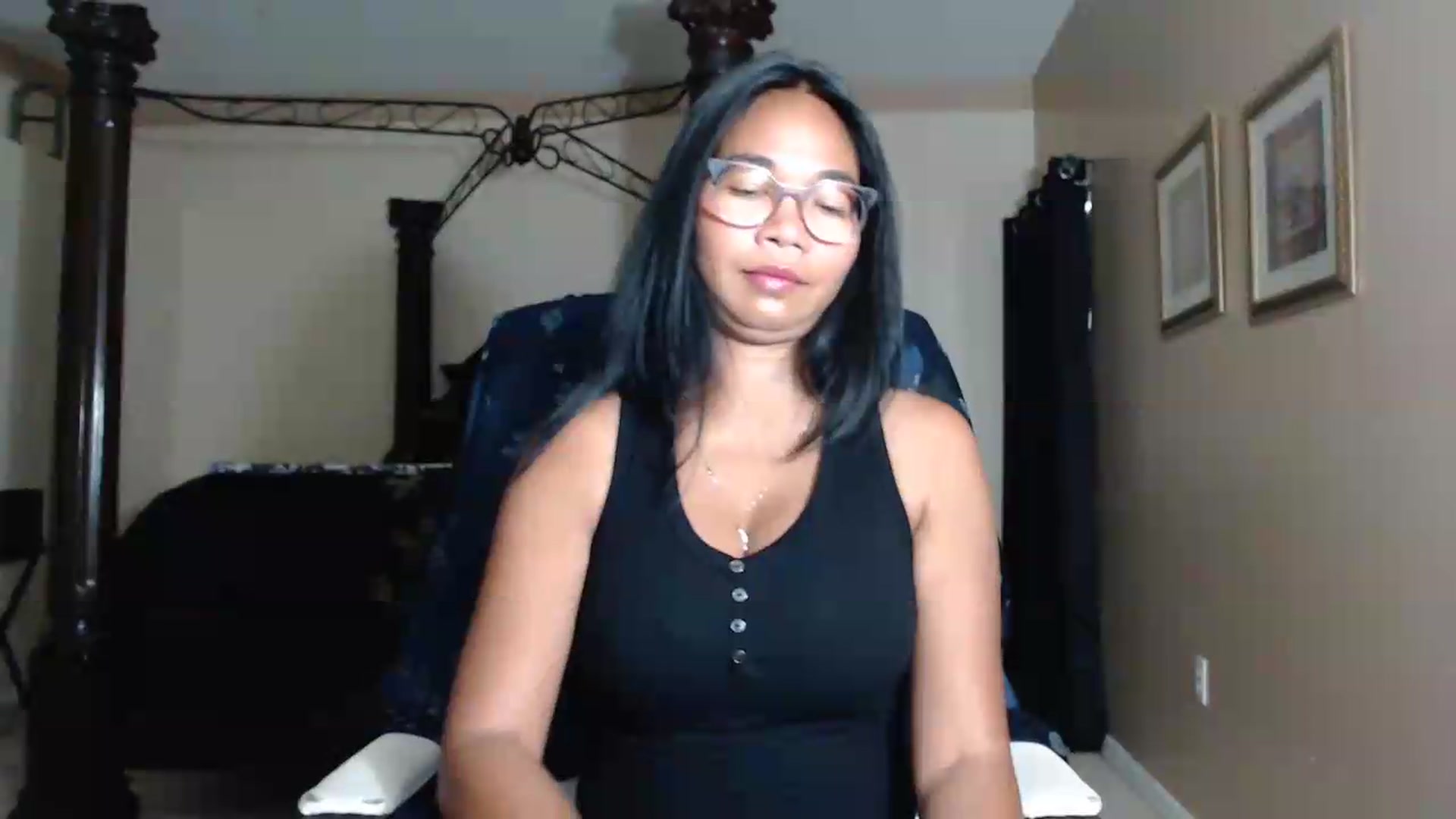Gallery image thumbnail from Littlekai2030's myfreecams stream on, 05/11/2026, 24:01 image 13 of 20