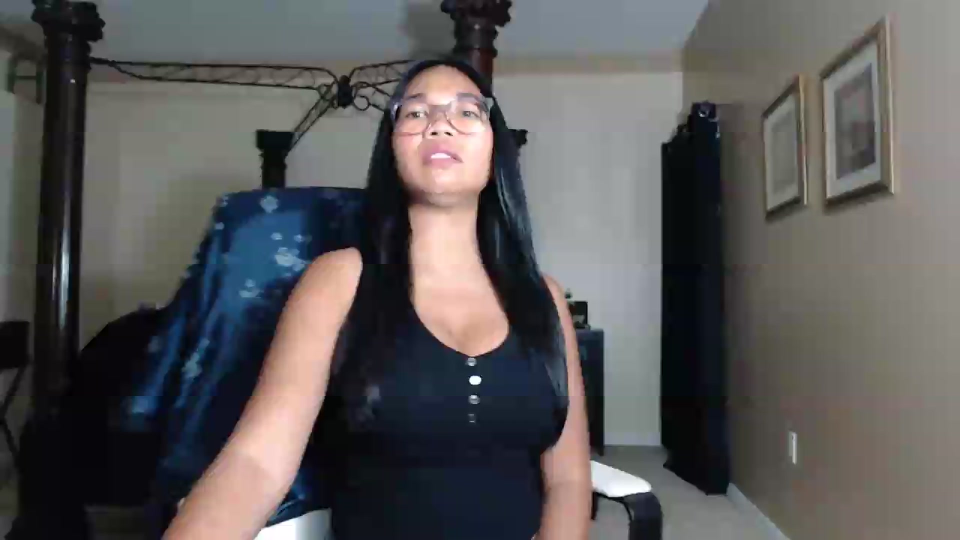 Gallery image thumbnail from Littlekai2030's myfreecams stream on, 05/11/2026, 03:41 image 1 of 20