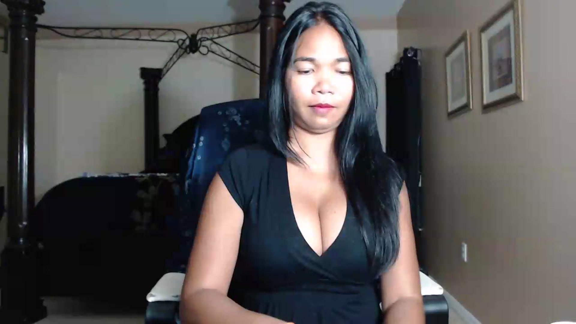 Gallery image thumbnail from Littlekai2030's myfreecams stream on, 05/13/2026, 03:47 image 13 of 20