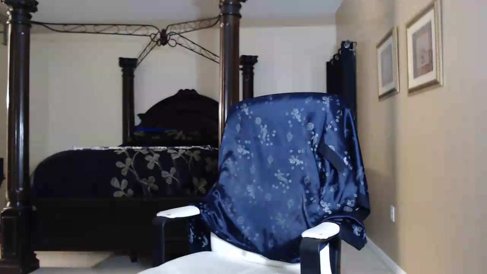 Gallery image thumbnail from Littlekai2030's myfreecams stream on, 05/13/2026, 03:47 image 12 of 20