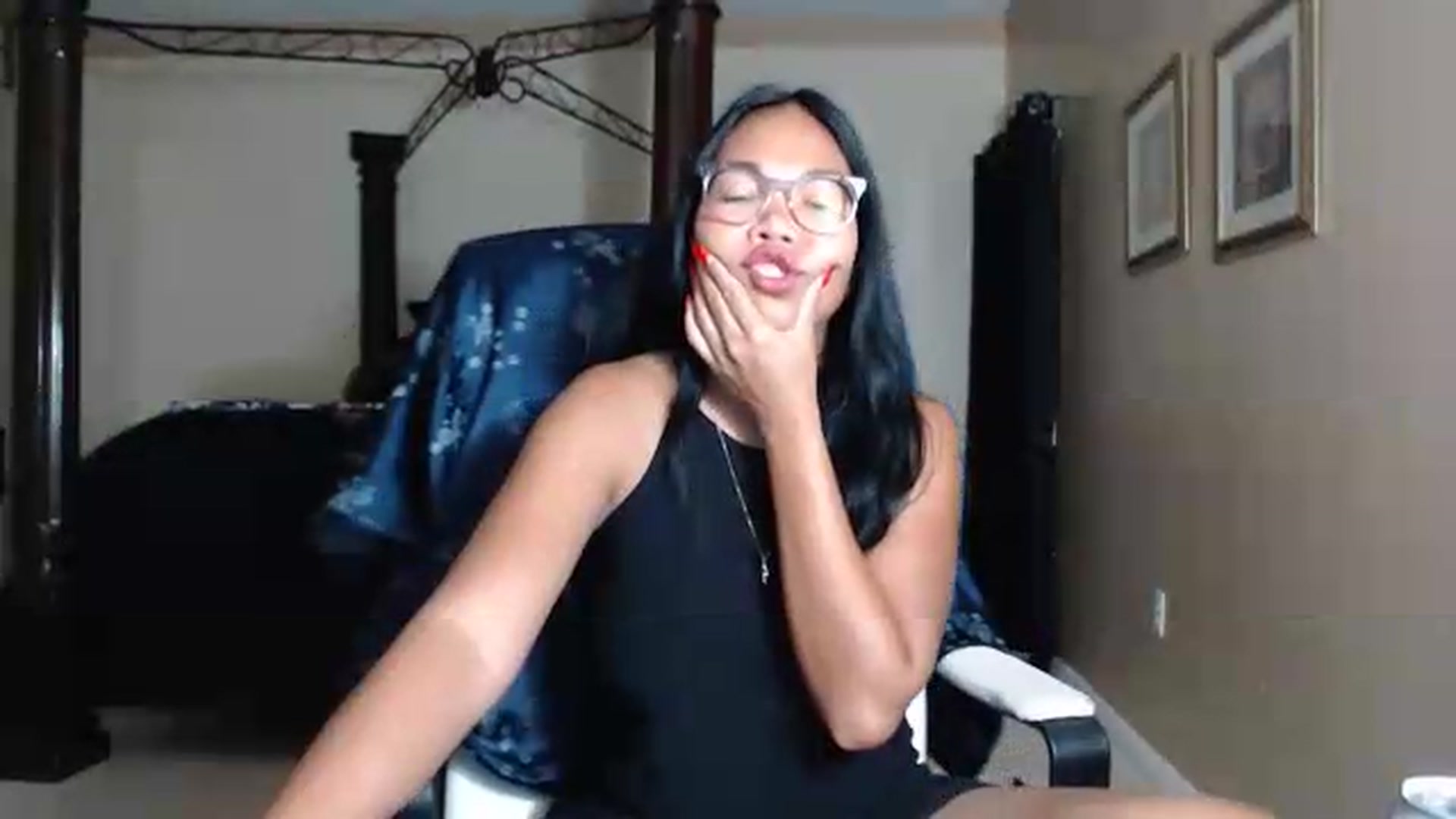 Gallery image thumbnail from Littlekai2030's myfreecams stream on, 05/15/2026, 03:54 image 11 of 20