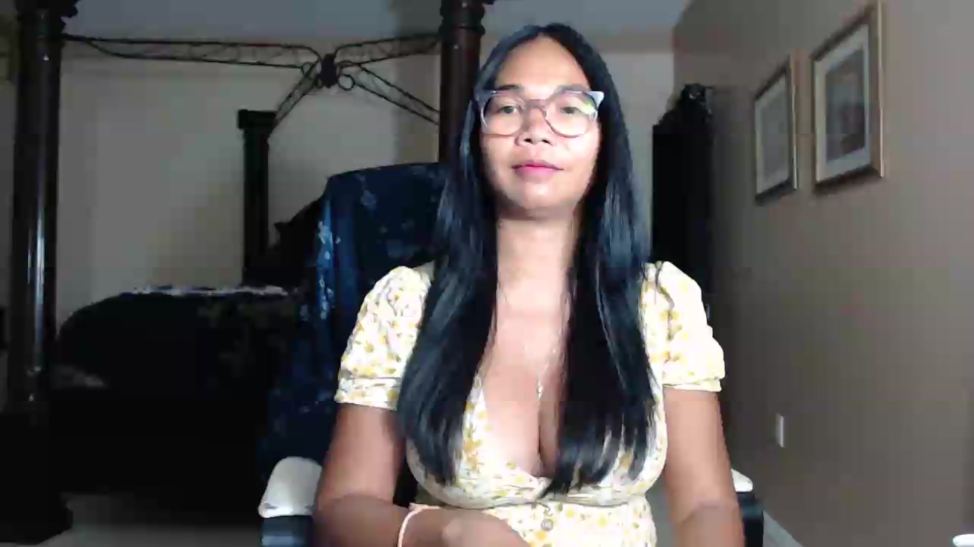 Gallery image thumbnail from Littlekai2030's myfreecams stream on, 05/16/2026, 02:21 image 1 of 20