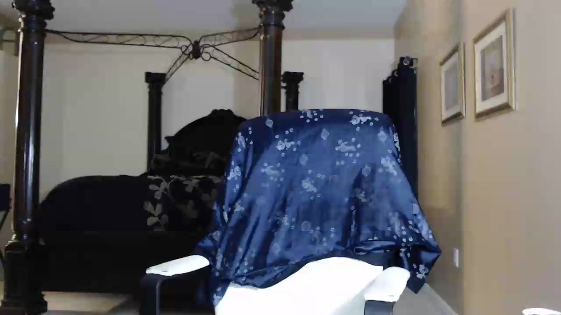 Gallery image thumbnail from Littlekai2030's myfreecams stream on, 05/25/2026, 03:11 image 16 of 20