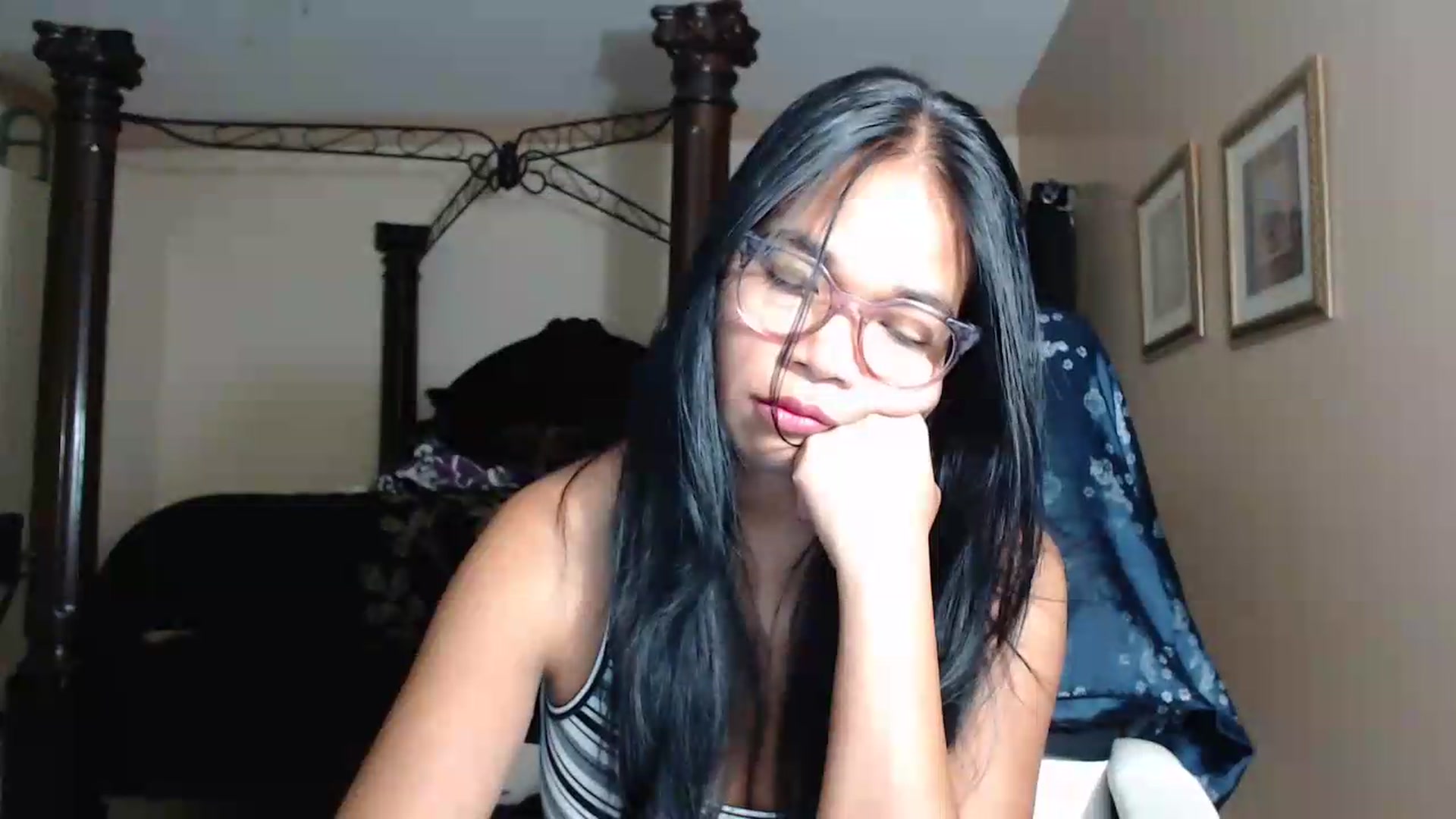 Gallery image thumbnail from Littlekai2030's myfreecams stream on, 05/26/2026, 03:33 image 4 of 20