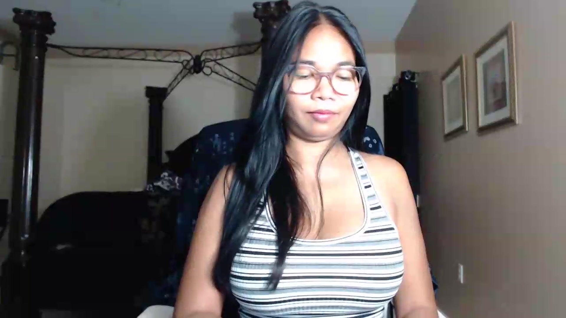 Gallery image thumbnail from Littlekai2030's myfreecams stream on, 05/26/2026, 03:33 image 6 of 20